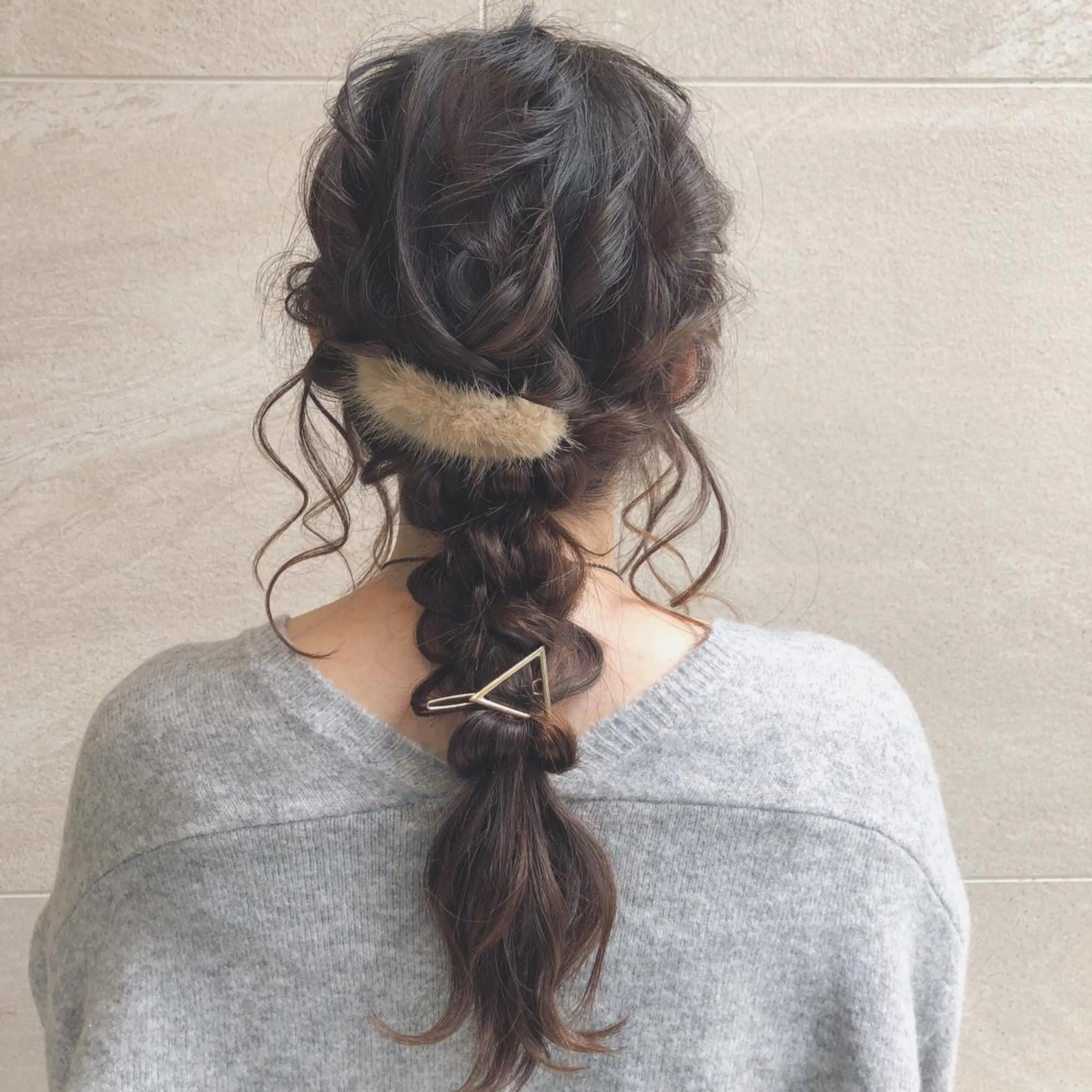 セミロング ヘアアレンジ TOMOKA 艶髪/透明感カラーのヘアスタイル