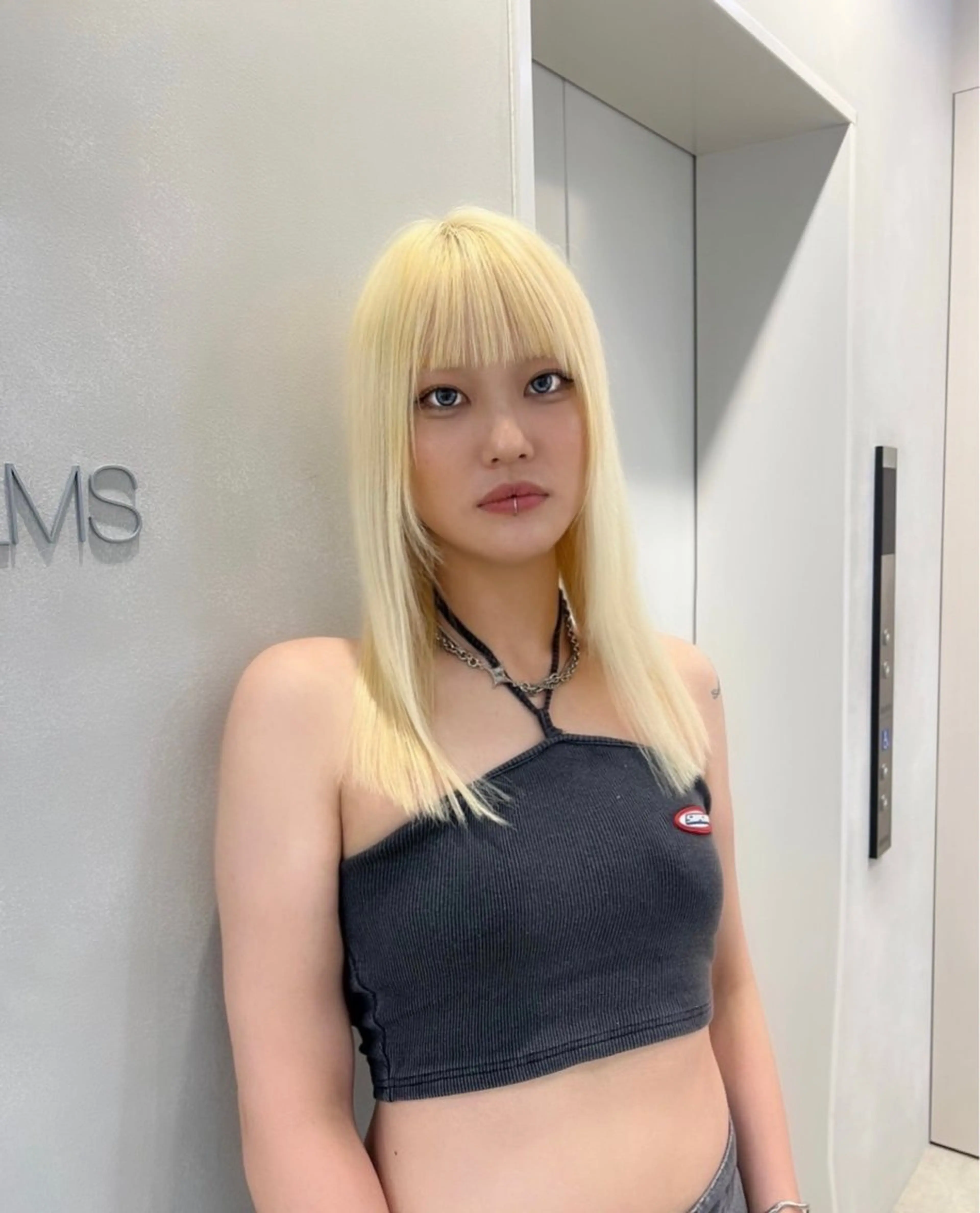 ミディアム カラー ブロンド ayaka 🍀のヘアスタイル