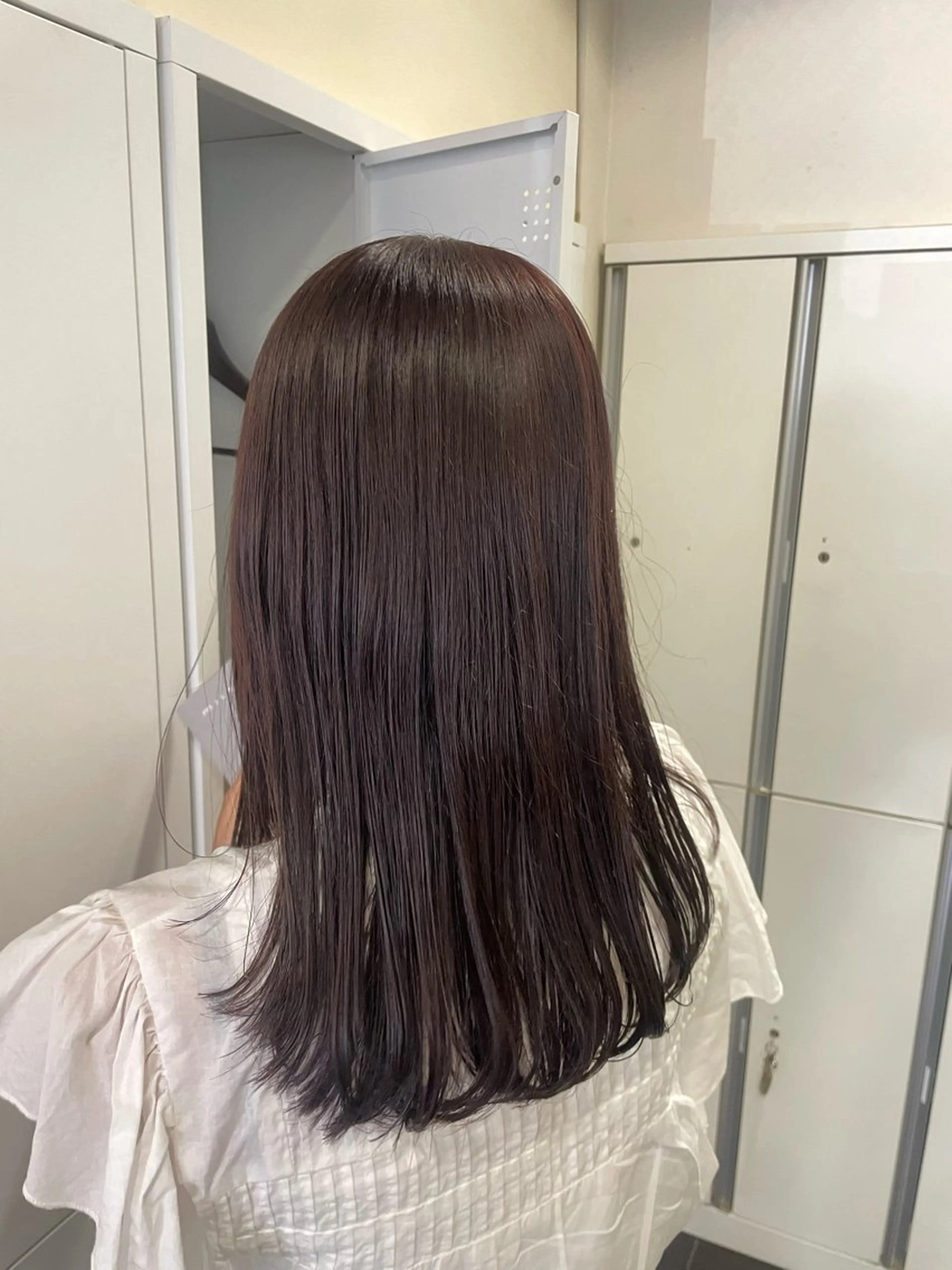 セミロング カラー 黒髪 ブラウンカラー ピンクカラー ピンクパープル ピンクブラウン ヘアカラー トリートメント ハイトーン/レイヤー 似合わせ・ユキノのヘアスタイル