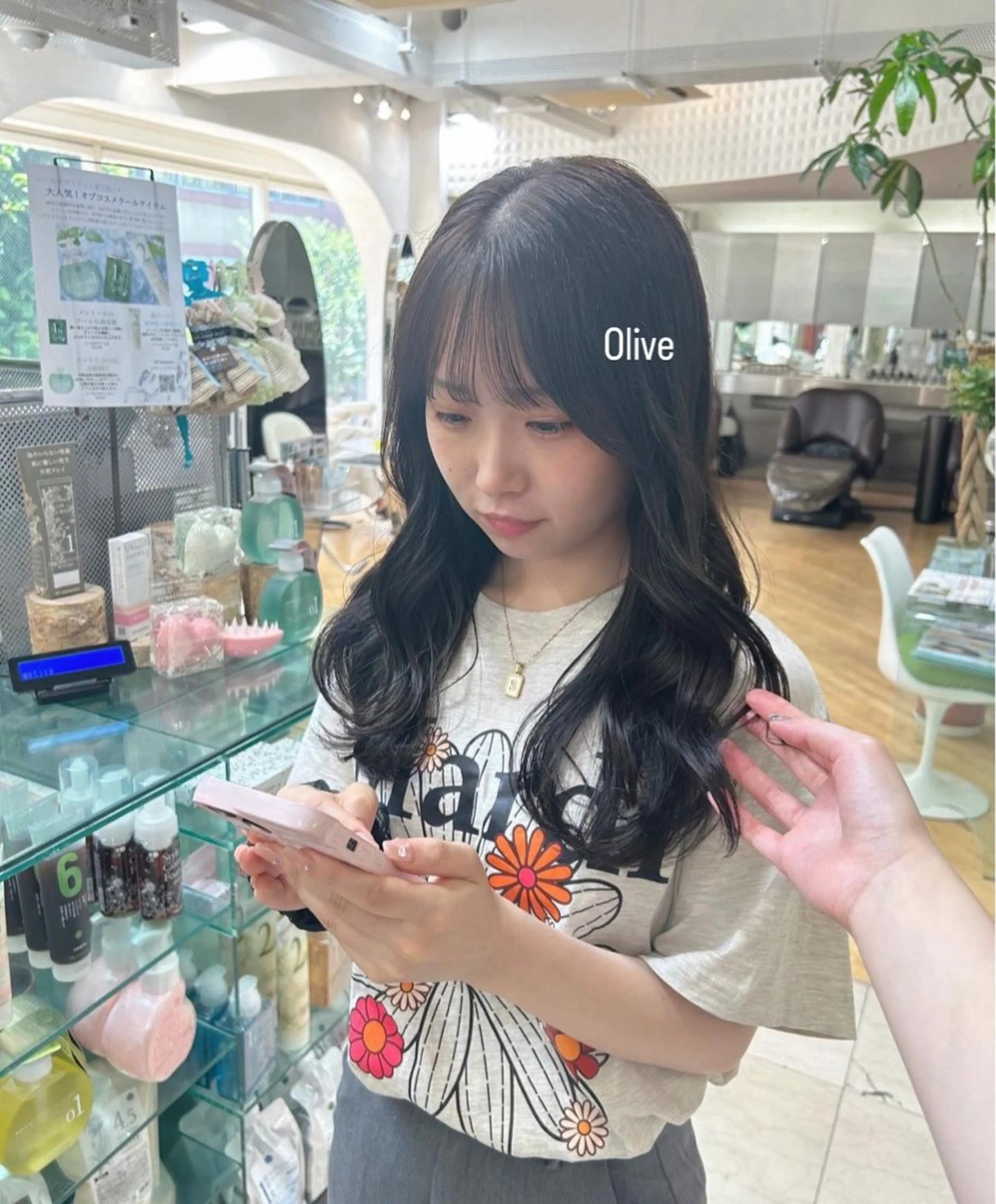 ロング カラー オリーブカラー ヘアカラー ありむらもえ/ 透明感カラーのヘアスタイル