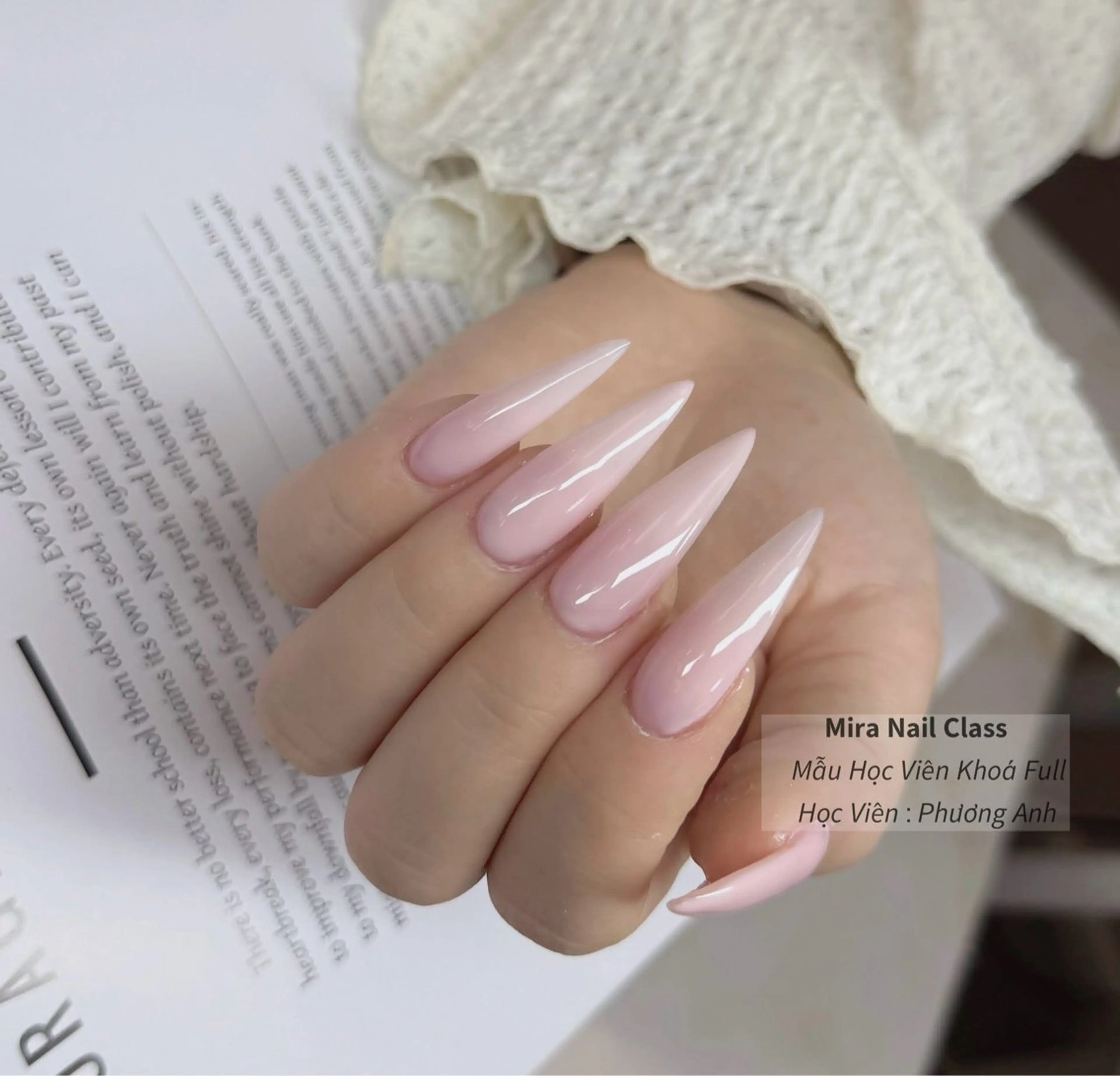 ネイル Mira Nail Studioのネイルデザイン