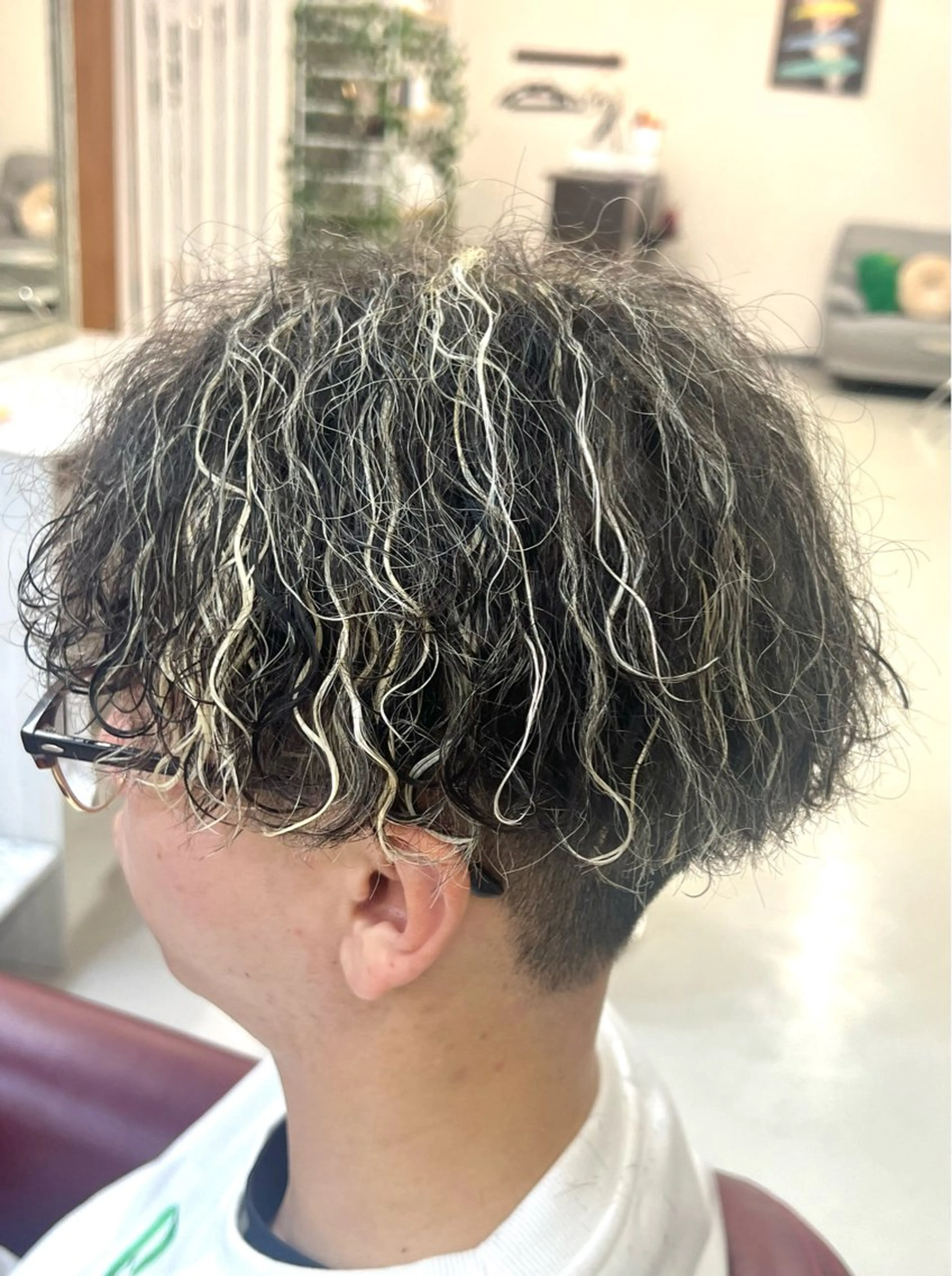 ショート カラー パーマ メンズ メンズメッシュ メンズパーマ 波巻きパーマ メッシュ KEN 🌟のヘアスタイル