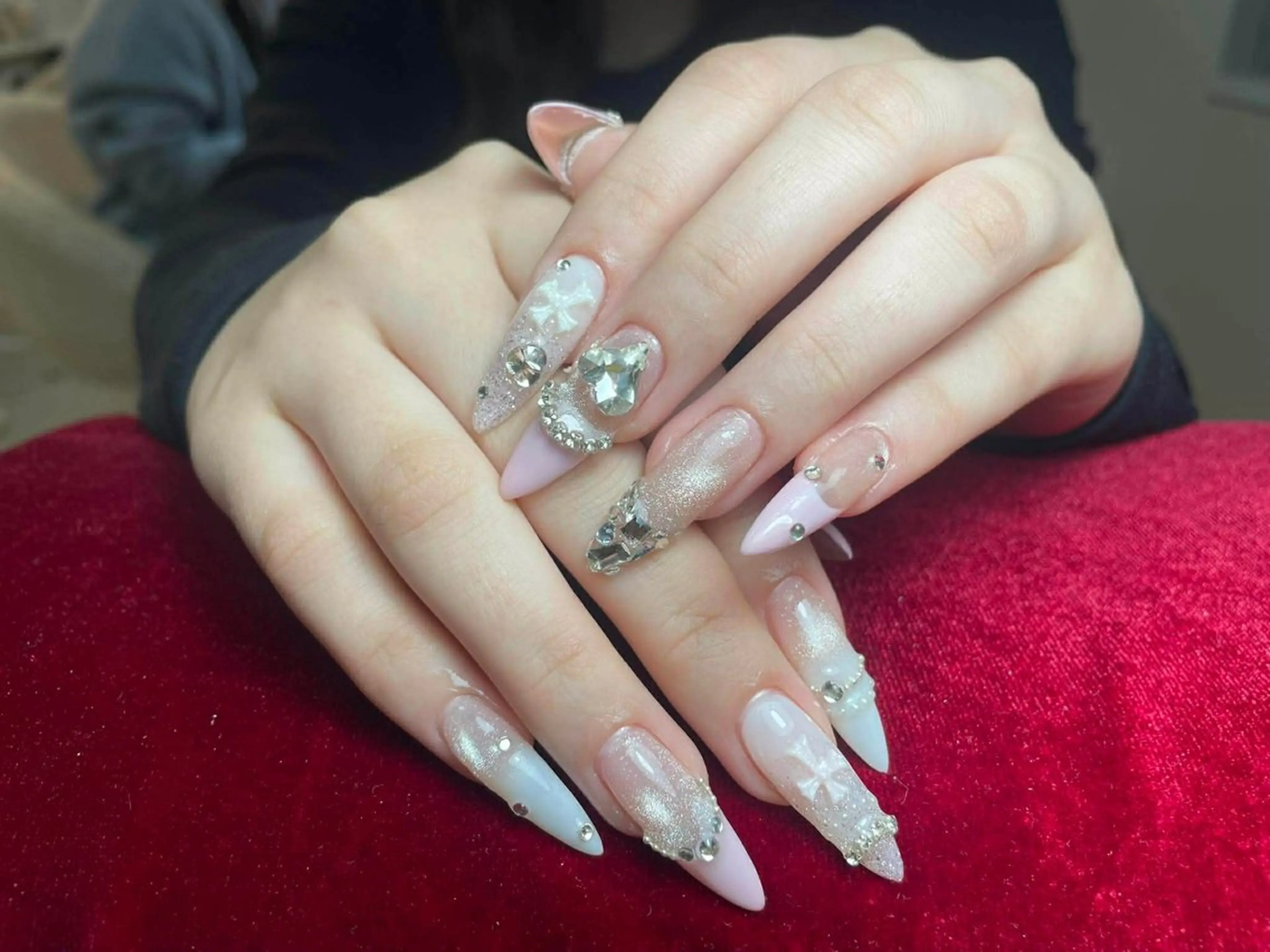 ネイル フレンチネイル ジェルネイル ガーリー 韓国ネイル ロングネイル ハンドネイル NieNail Nezukoのネイルデザイン