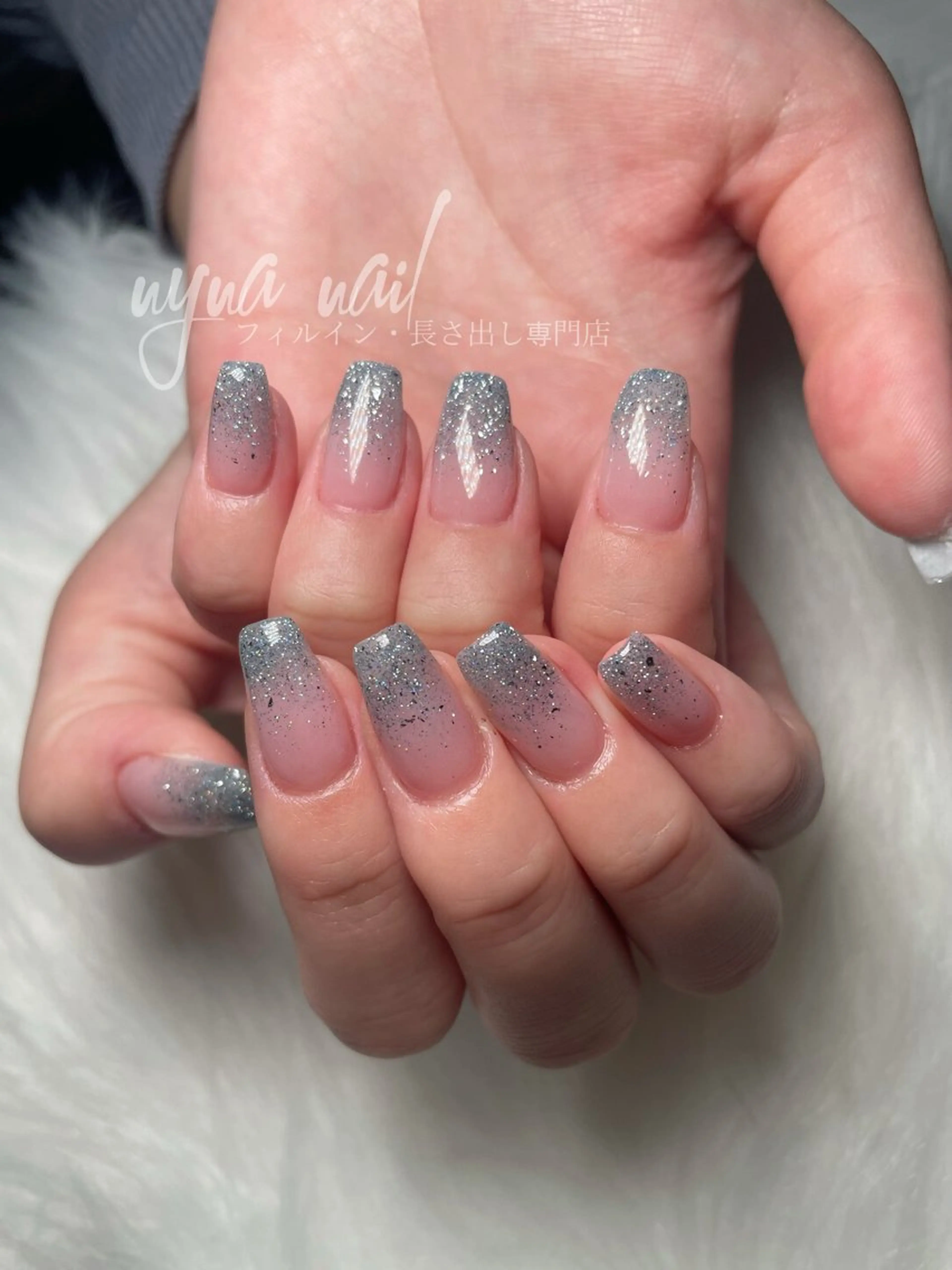 ネイル グラデーション キラキラネイル 夏ネイル Nyna nail Chiakiのネイルデザイン