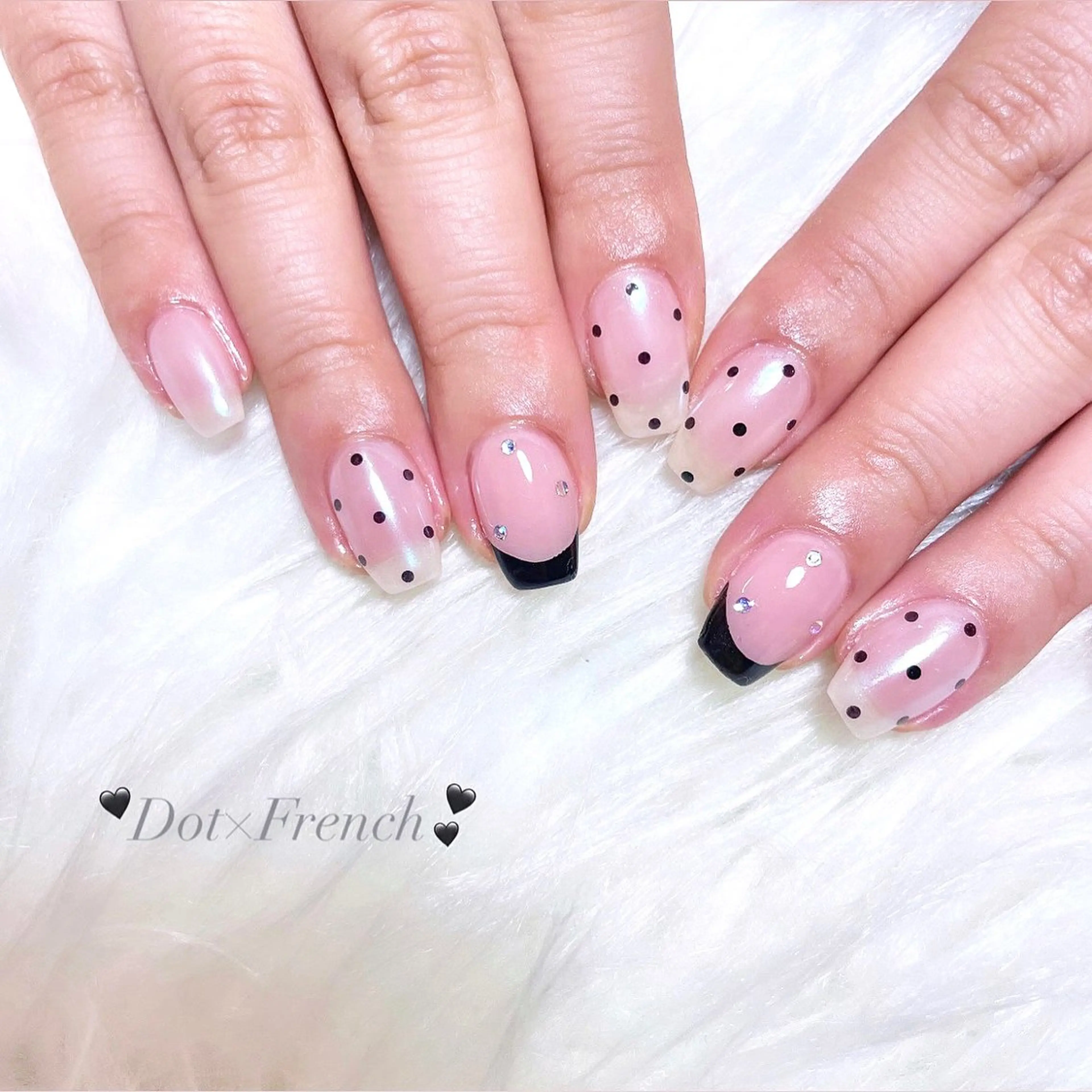 ネイル オーロラネイル ドット フレンチネイル ガーリー ミラーネイル ハンドネイル キラオメ Neneのネイルデザイン