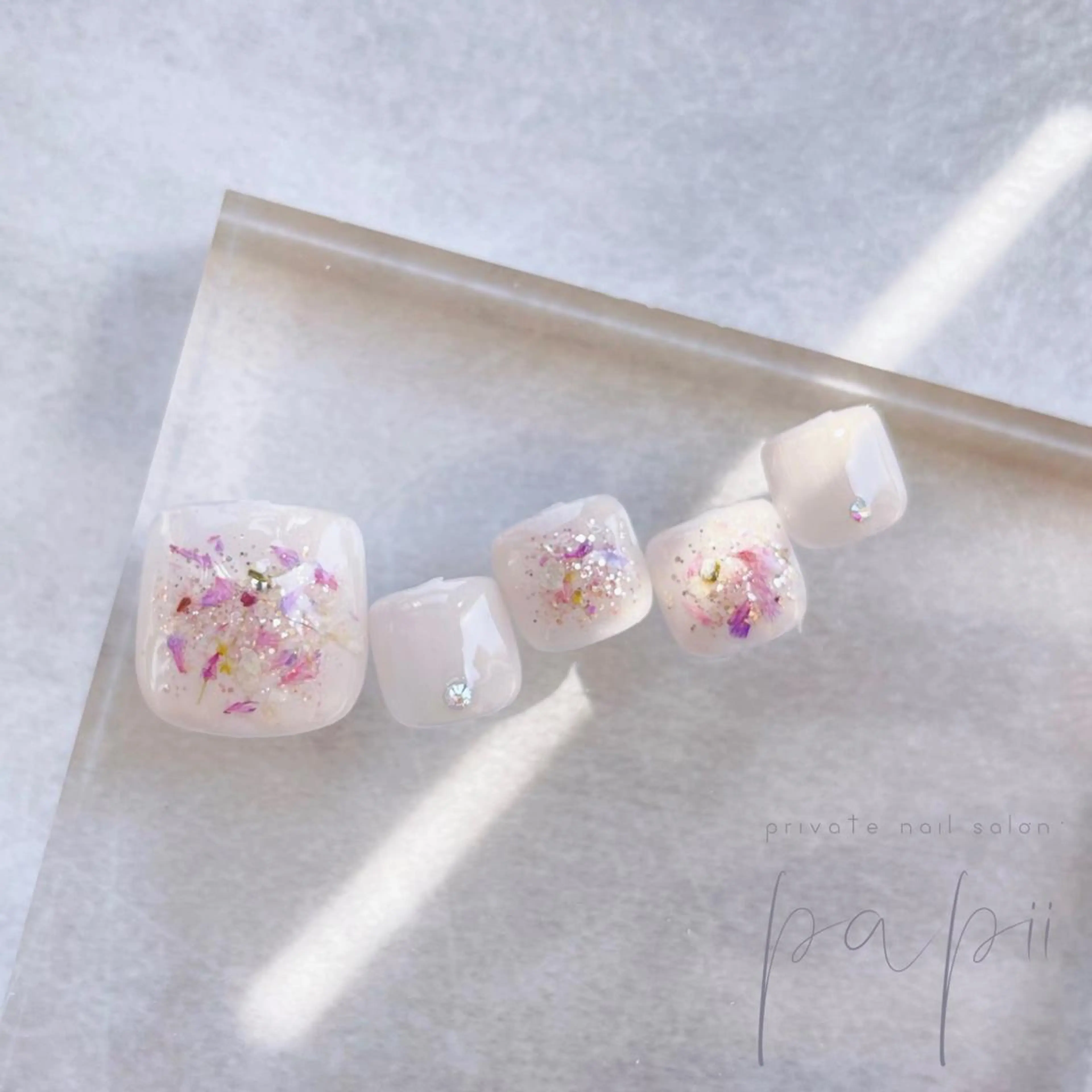 ネイル チークネイル フラワーネイル シンプルネイル フットネイル private nail salon papii所属・papii☆ kurodaのネイルデザイン