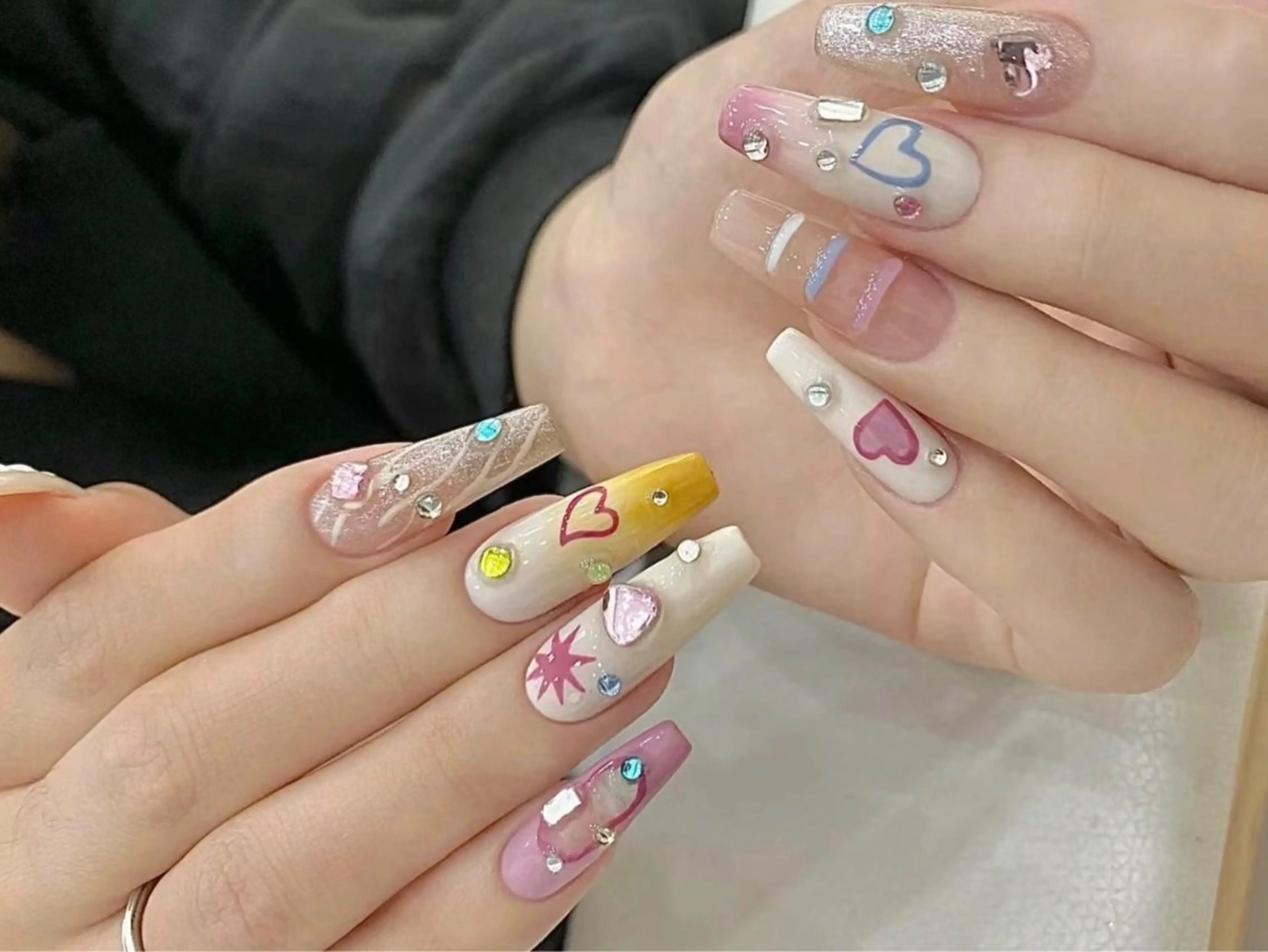 ネイル アートネイル チークネイル 長さ出し フットネイル ジェルネイル ハンドネイル ハンドケア ラッキーネイルサロン 西川口東口店のネイルデザイン