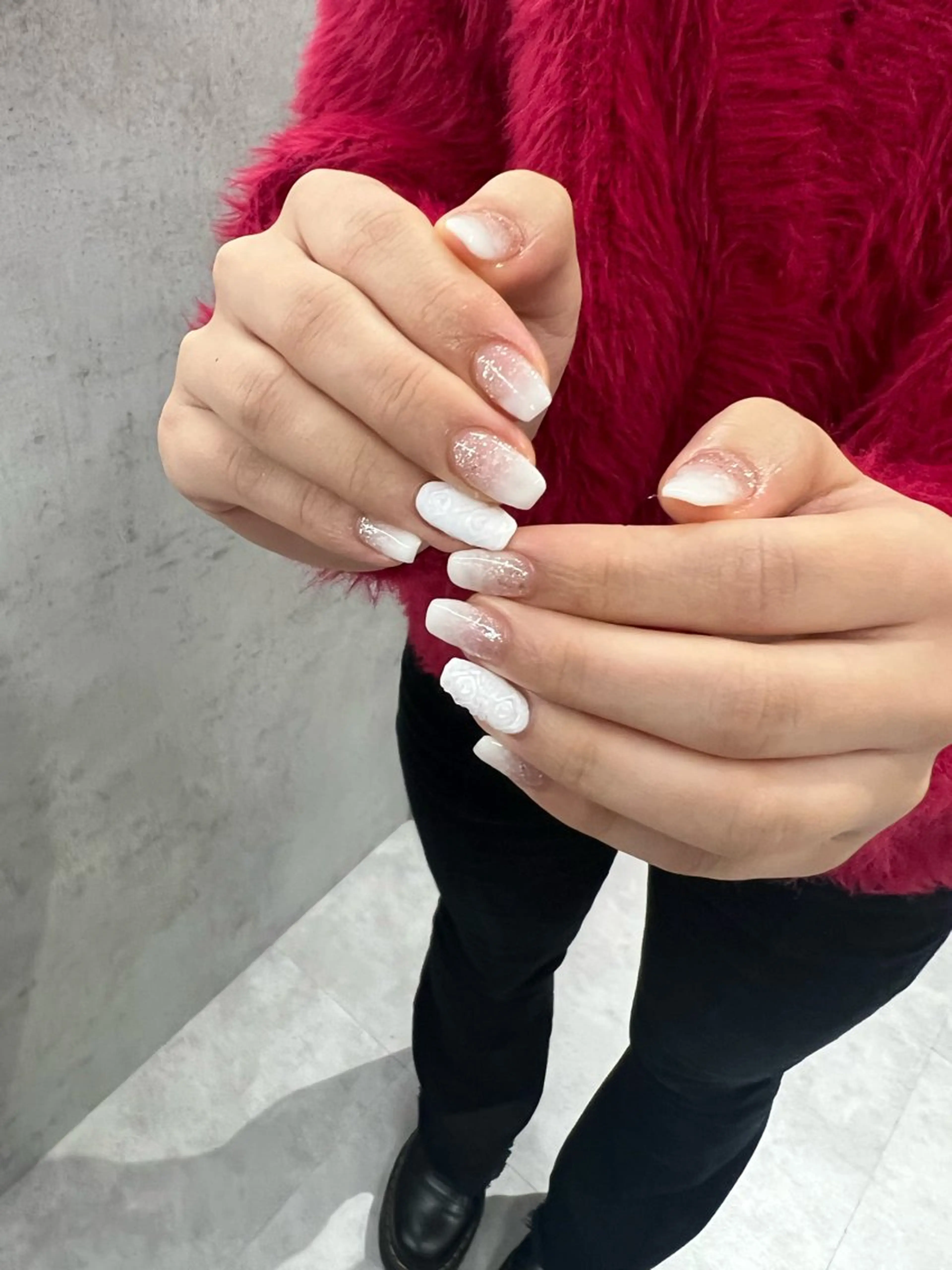 ネイル グラデーション ラメ(グリッター) シルバー ホワイト Bana_ Nailのネイルデザイン