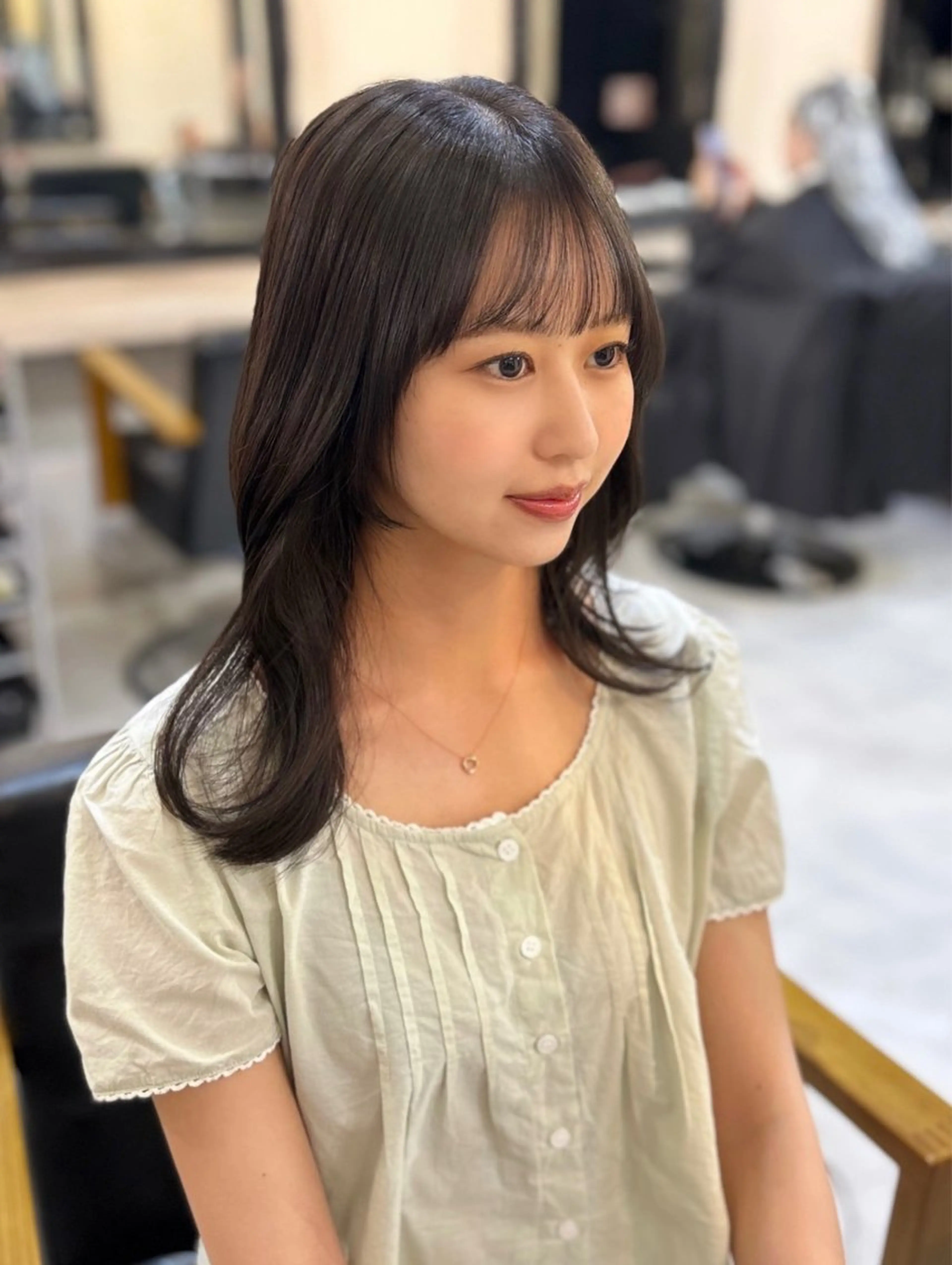 ミディアム カラー くびれヘア カット トリートメント レイヤー/ラベンダー オージュア/枝元唯のヘアスタイル