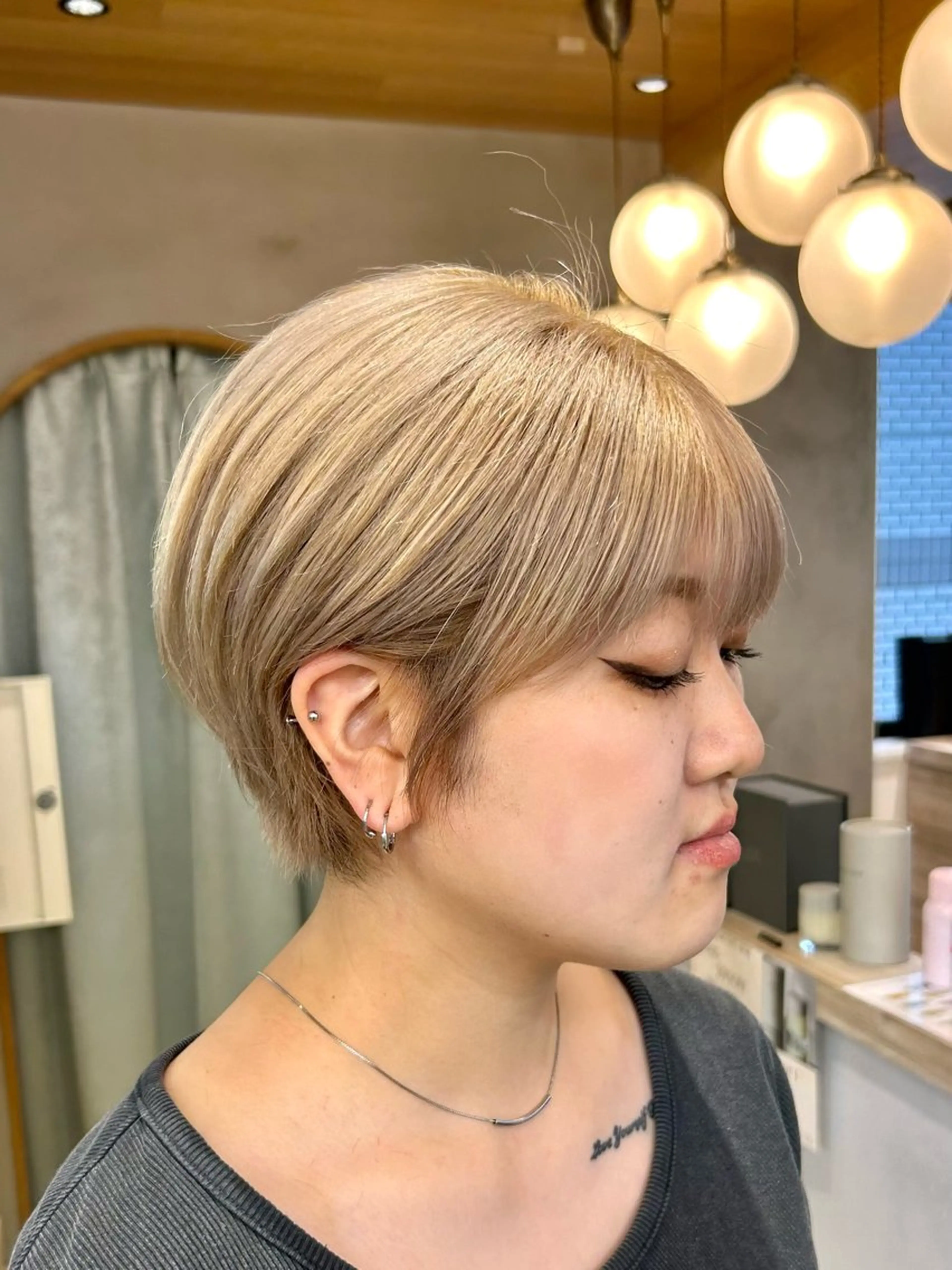 ショート カット ヘアカラー トリートメント 🩵縮毛矯正/ブリー チ/髪質改善/いつかのヘアスタイル