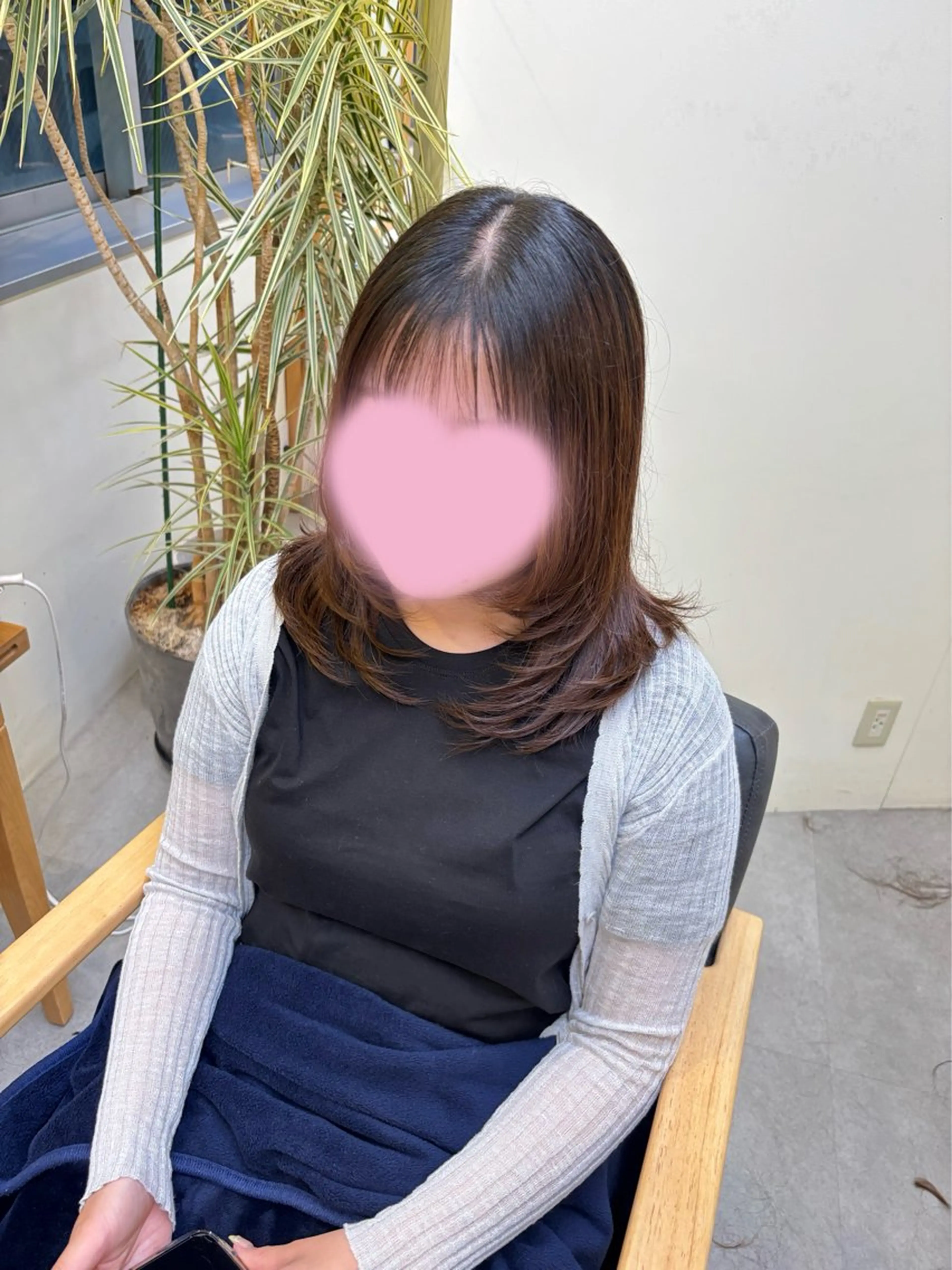 ミディアム 顔周りカット レイヤーカット 坂田 汐里のヘアスタイル