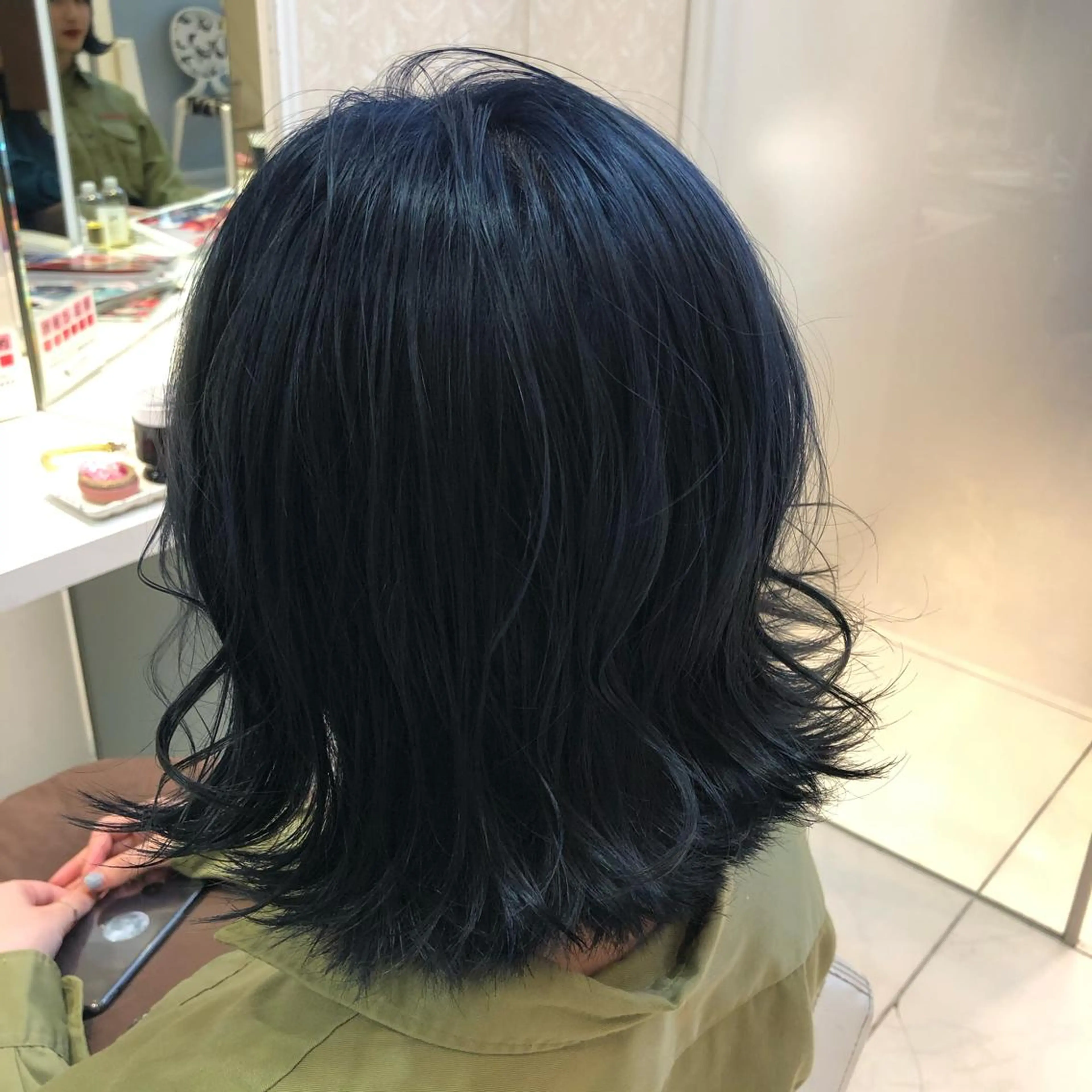 ミディアム カラー ブリーチ ケアブリーチ ネイビーカラー ヘアカラー トリートメント 🌈ぷる艶カラー🌈 髪質改善👑柳沼尚貴のヘアスタイル