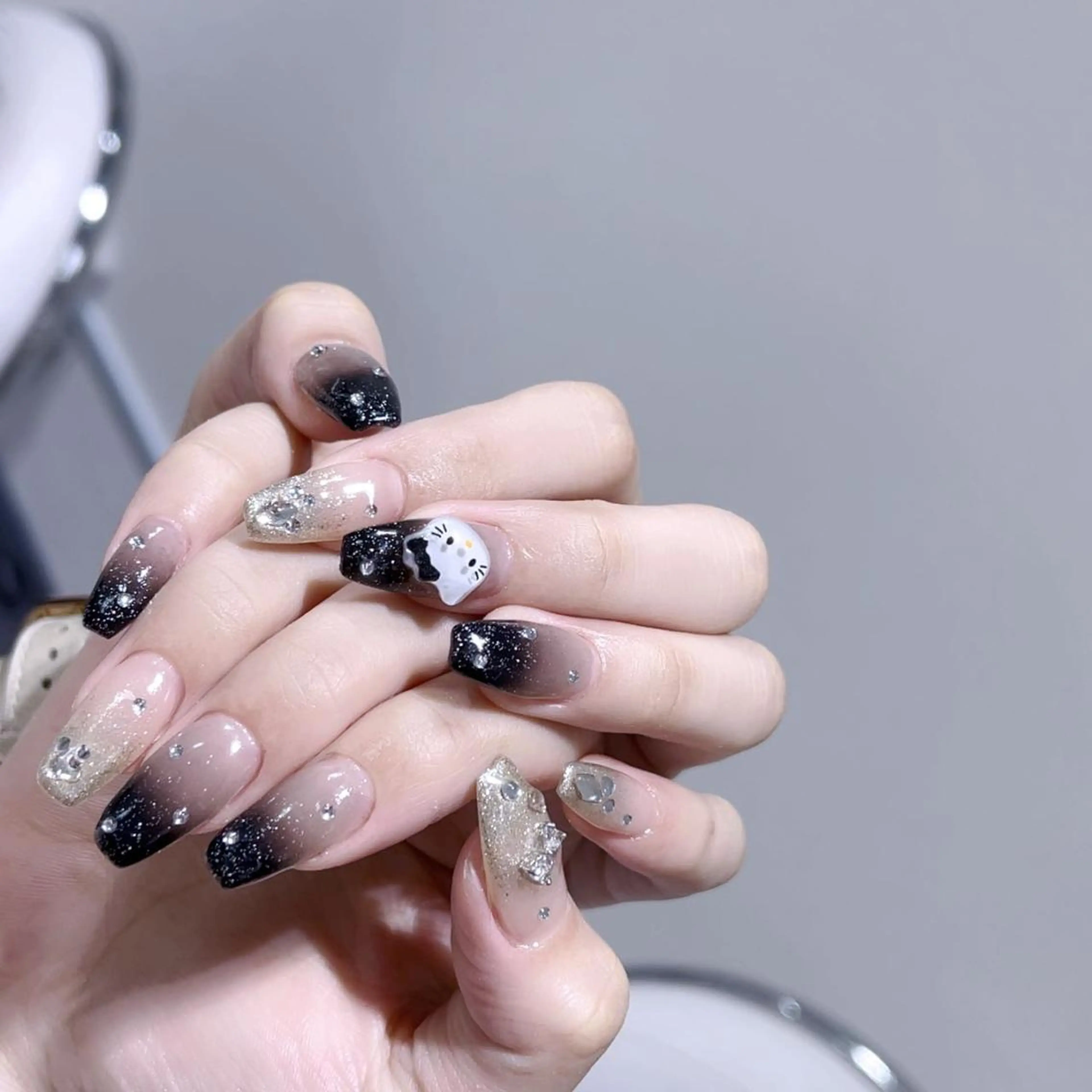 ネイル アートネイル 長さ出し ネイルチップ Queens PUPUのネイルデザイン