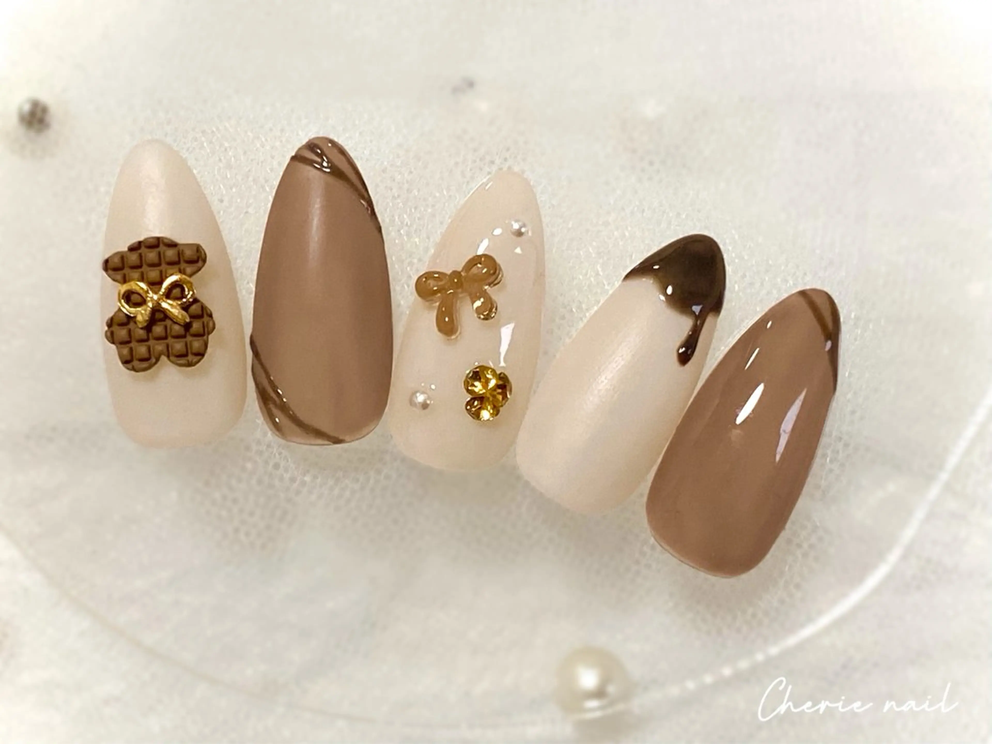 ネイル ブラウン ジェルネイル リボン バレンタイン Cherienail yunaのネイルデザイン