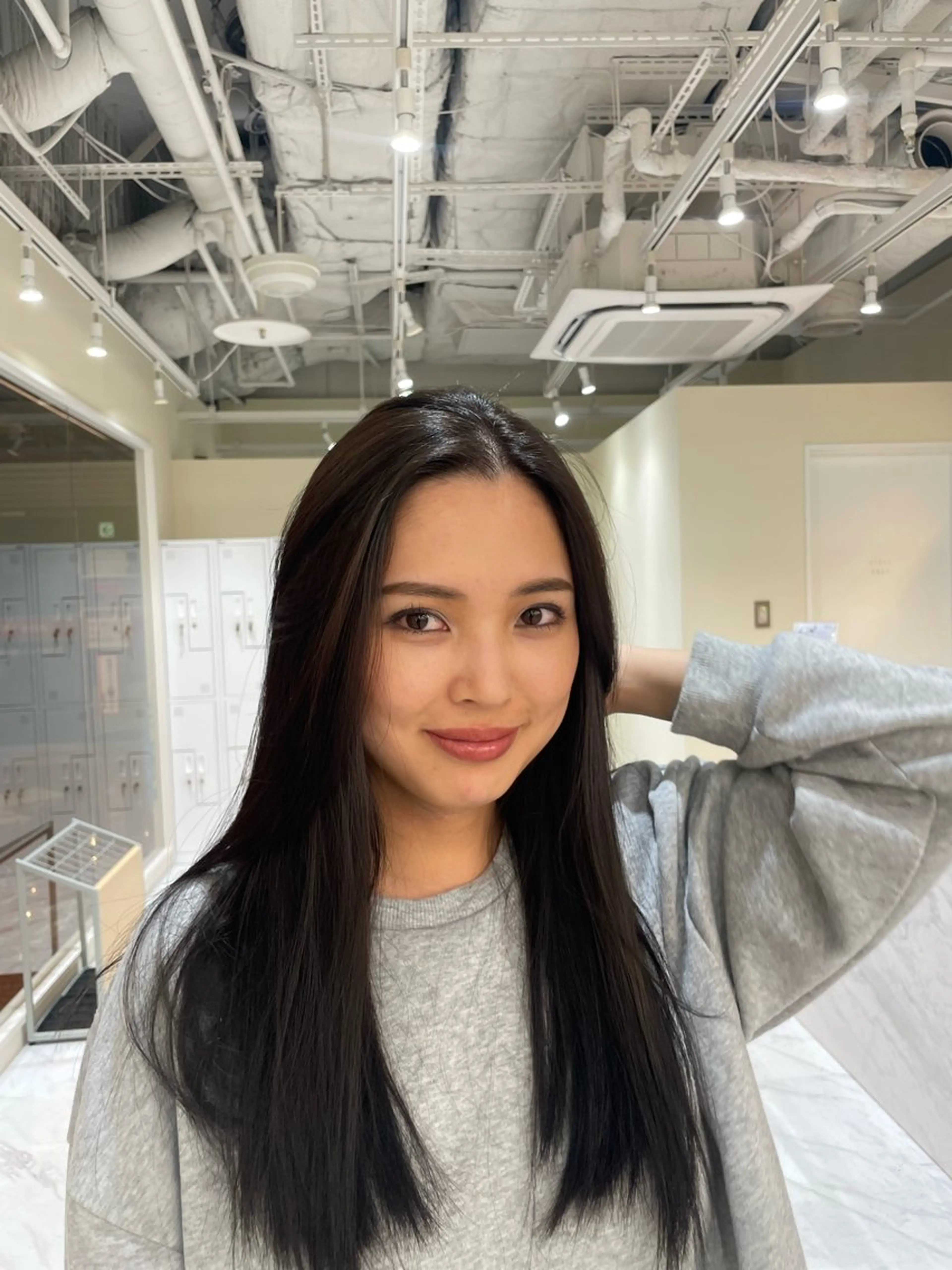 ロング カラー アッシュ ベージュカラー ブリーチ 透明感カラー ダブルカラー ヘアカラー レイヤー /髪質改善/ariのヘアスタイル