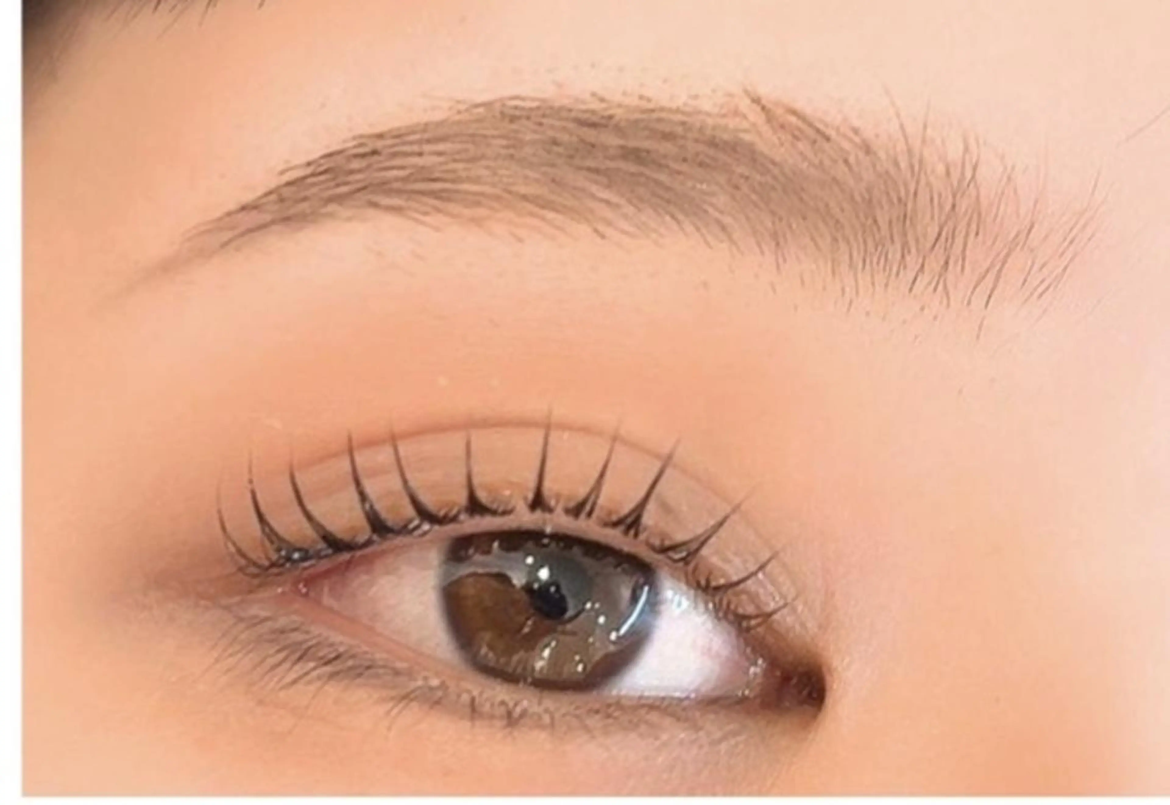 アイブロウ 鈴木 心菜のマツエク・マツパデザイン