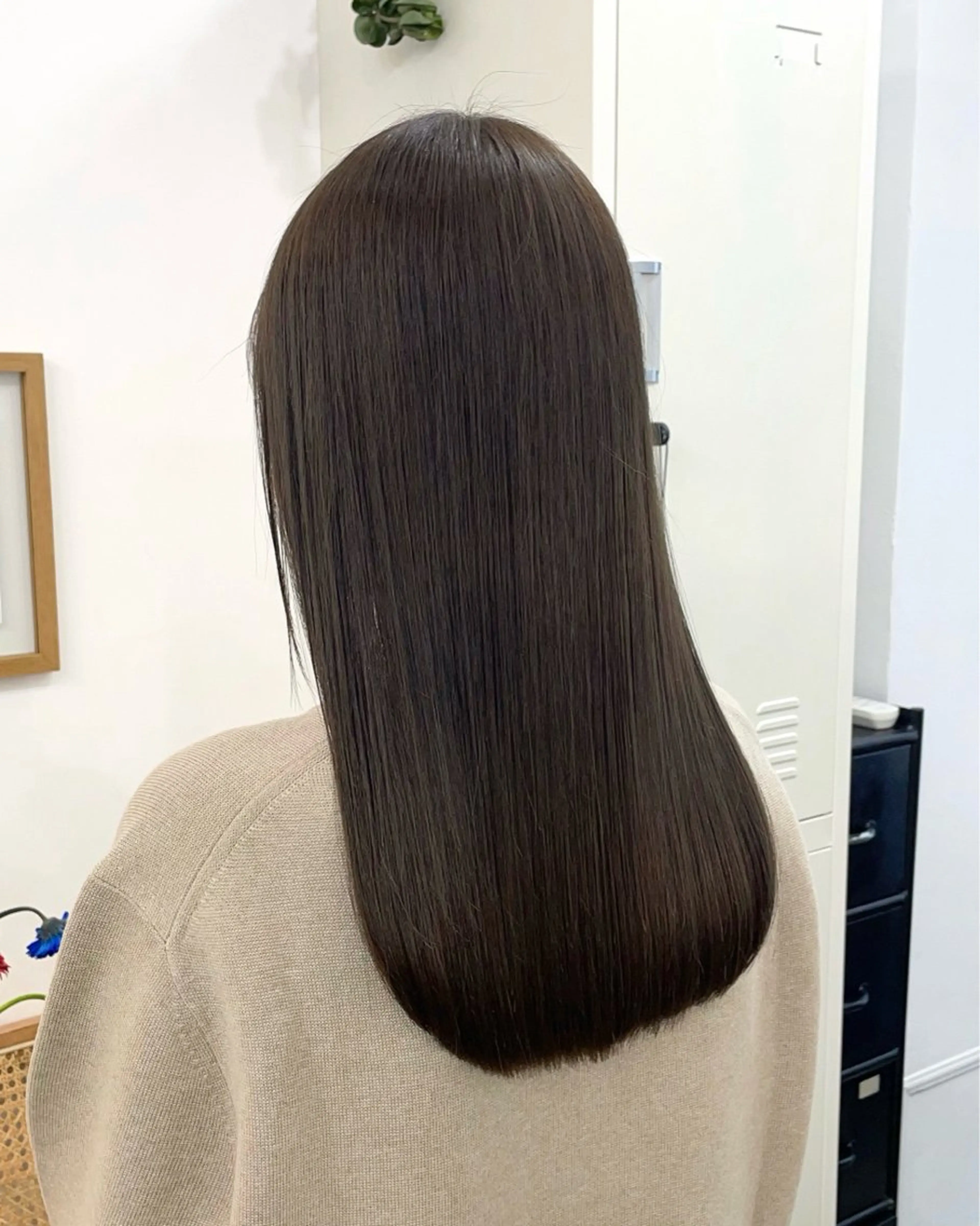 セミロング カラー アッシュ ベージュカラー ブリーチ 透明感カラー ブリーチなしカラー カット ヘアカラー ✨髪質改善✨原宿 えのもと　はなのヘアスタイル