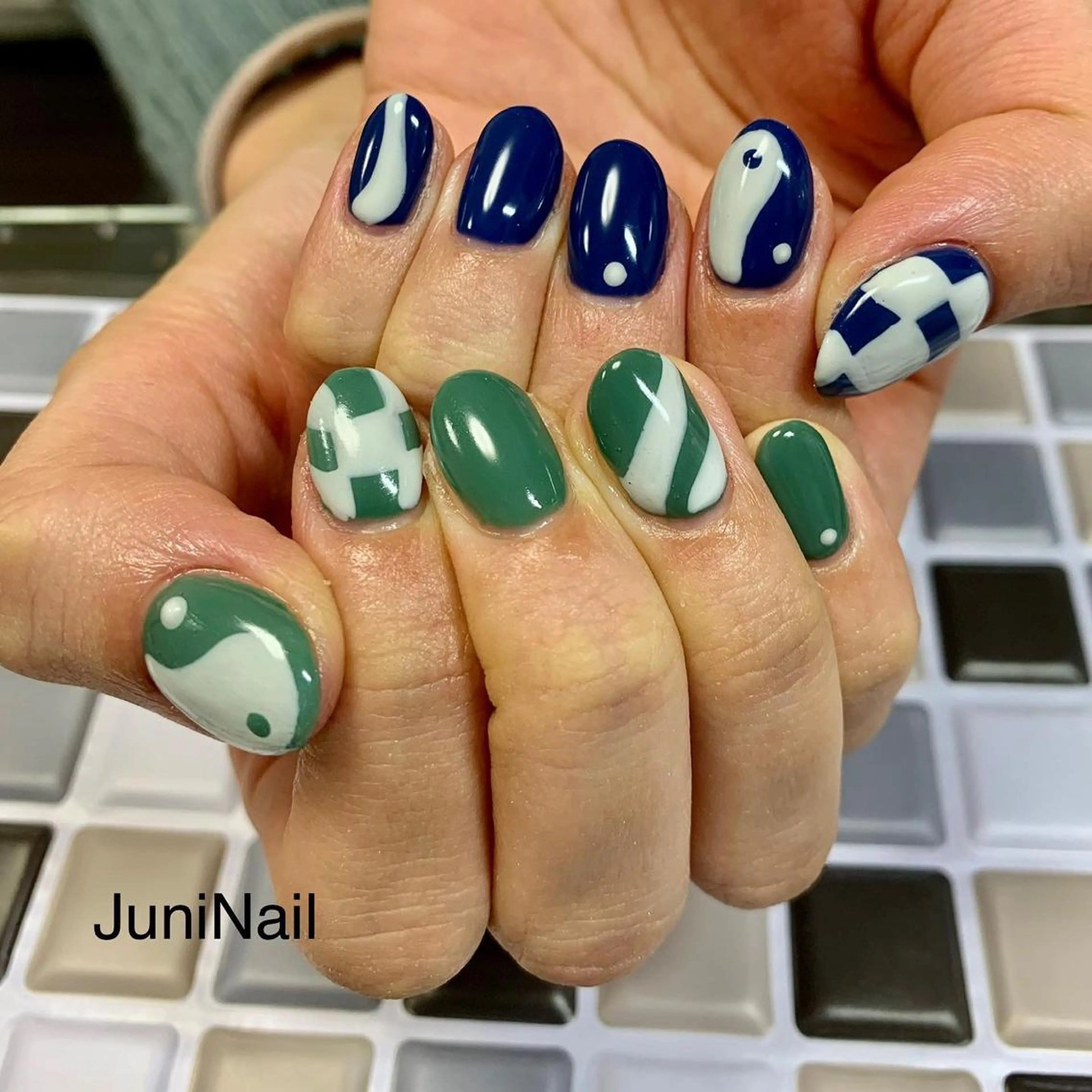 ネイル オーロラネイル クリアネイル 成人式 フラッシュネイル フレンチネイル ハンドネイル JuniNail 주니네일🇰🇷suのネイルデザイン