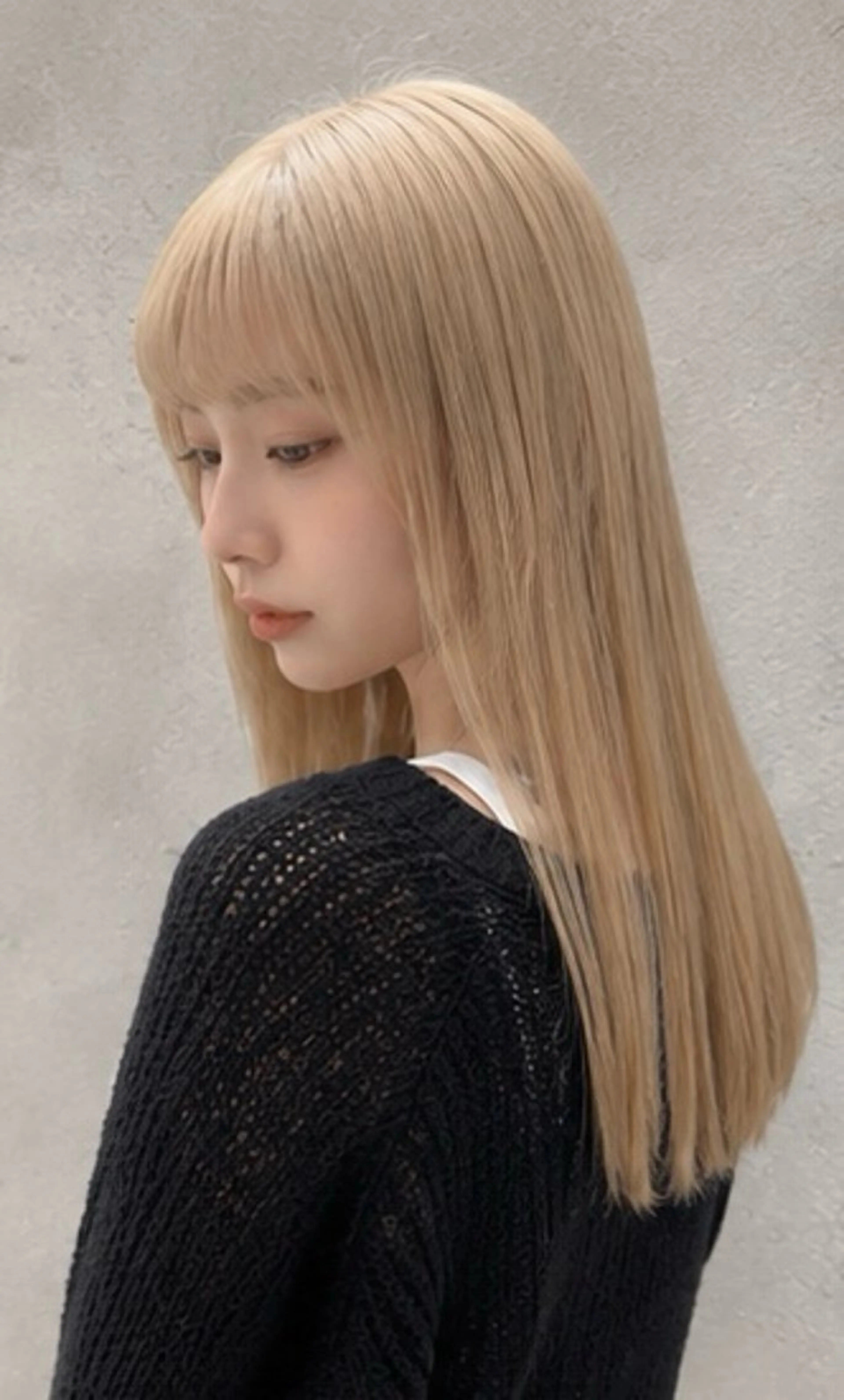 ロング カラー ベージュカラー ブリーチ ブロンド ケアブリーチ 透明感カラー Garden 浅草蔵前のヘアスタイル