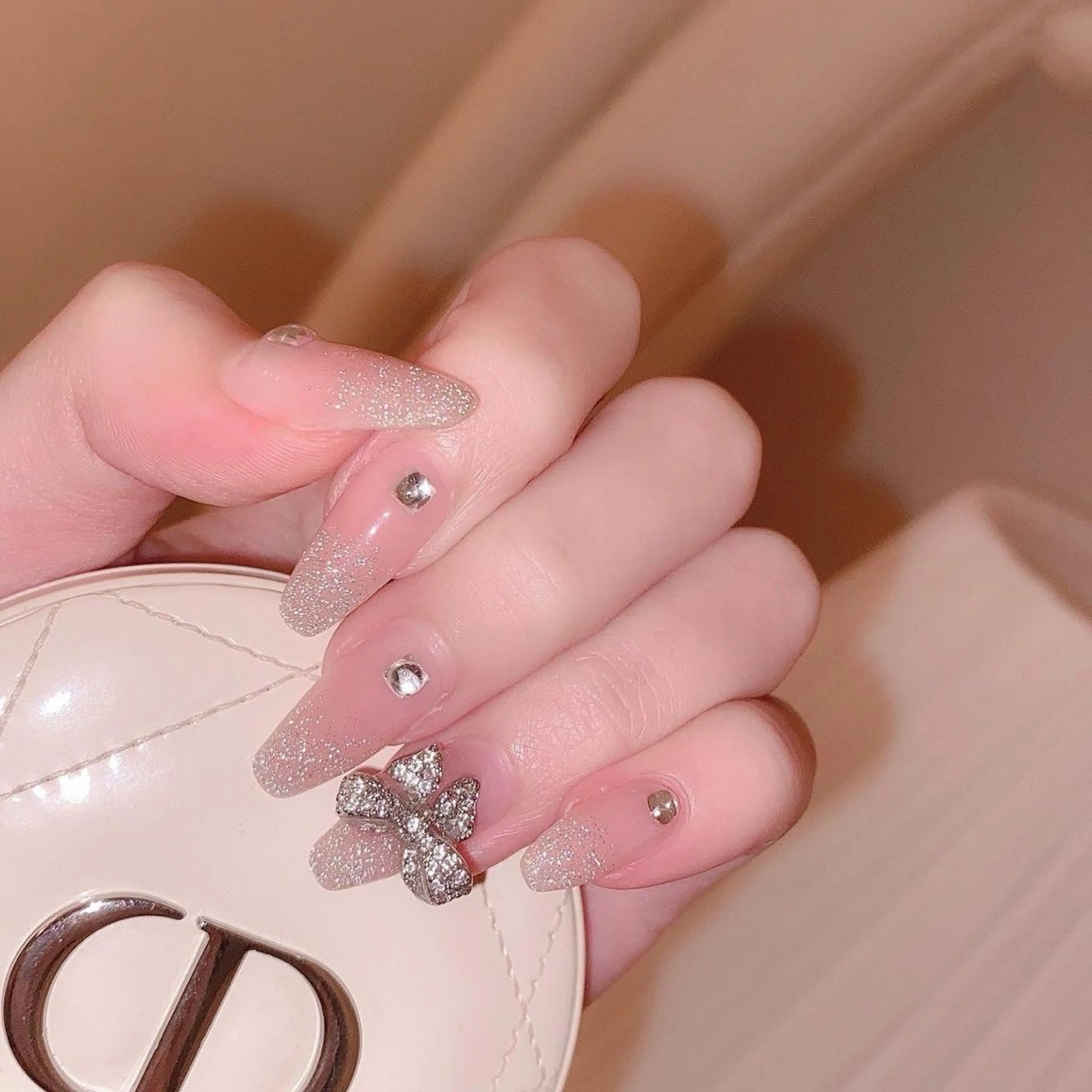 カラー グラデーションカラー ピンクカラー ハンドネイル AIN Nailのネイルデザイン