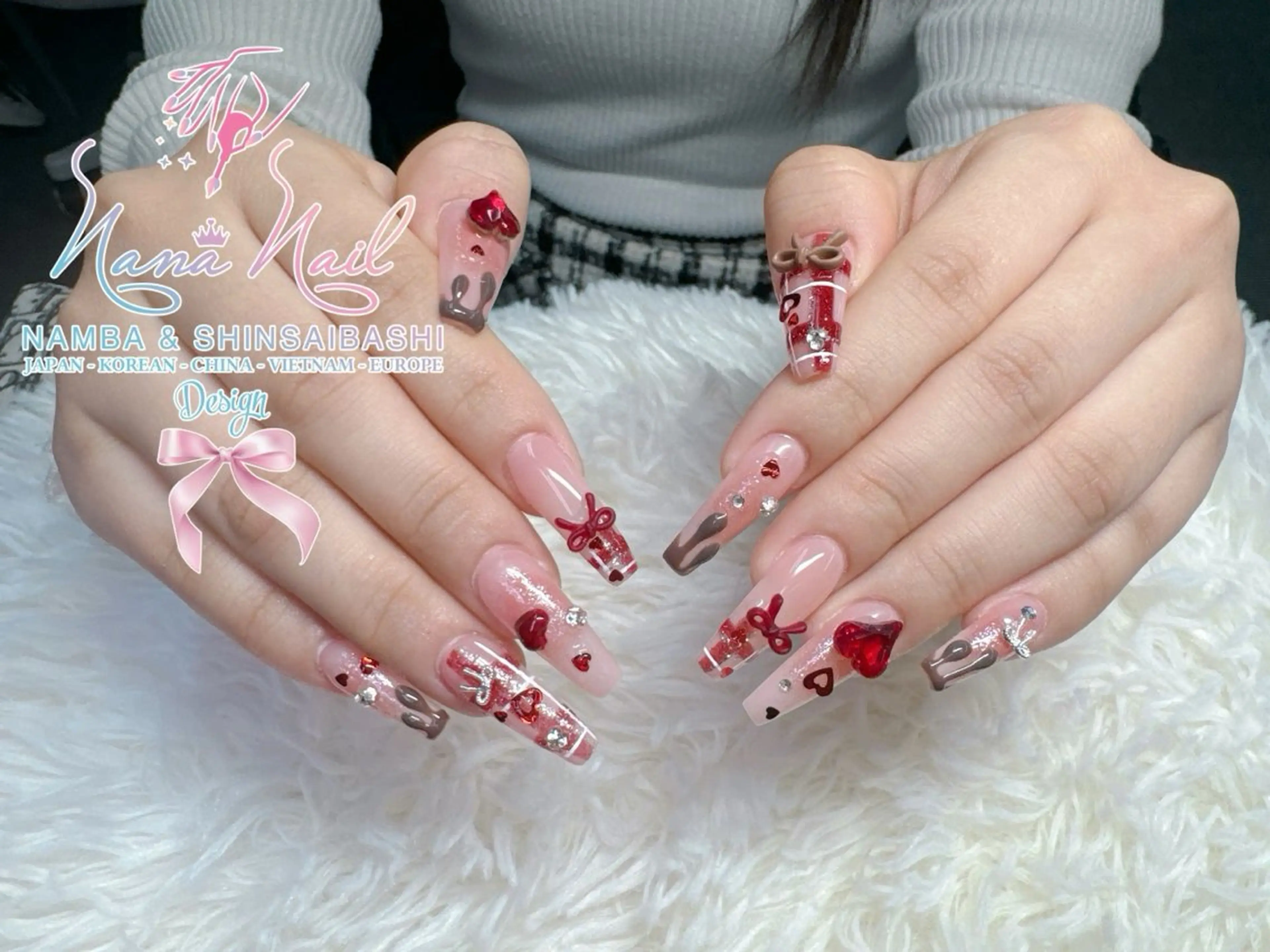 セミロング 韓国風ヘア クリスマス ハンドネイル Linanail Nambaのネイルデザイン