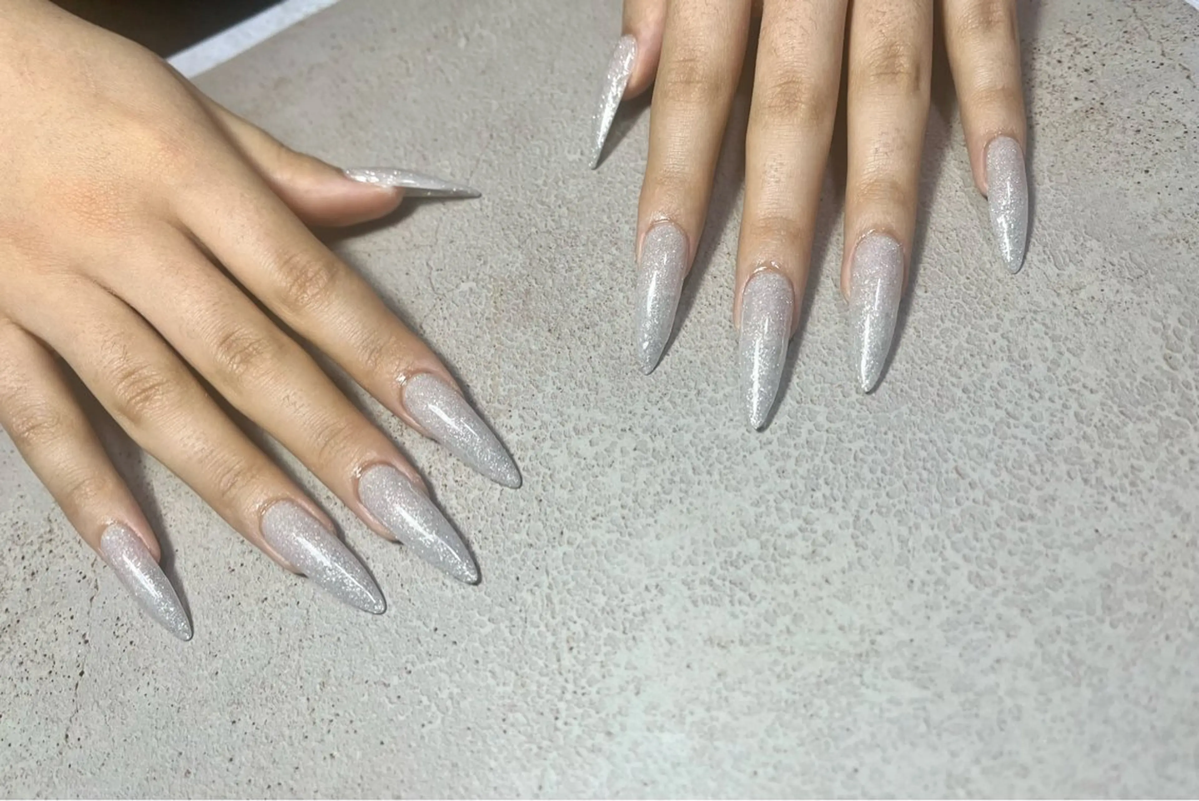 10本長さだしジェルチップ&ワンカラーラメマグネットギャラクシー(自店他店ジェルオフ無料、他店長さだしオフ＋¥1000)の写真