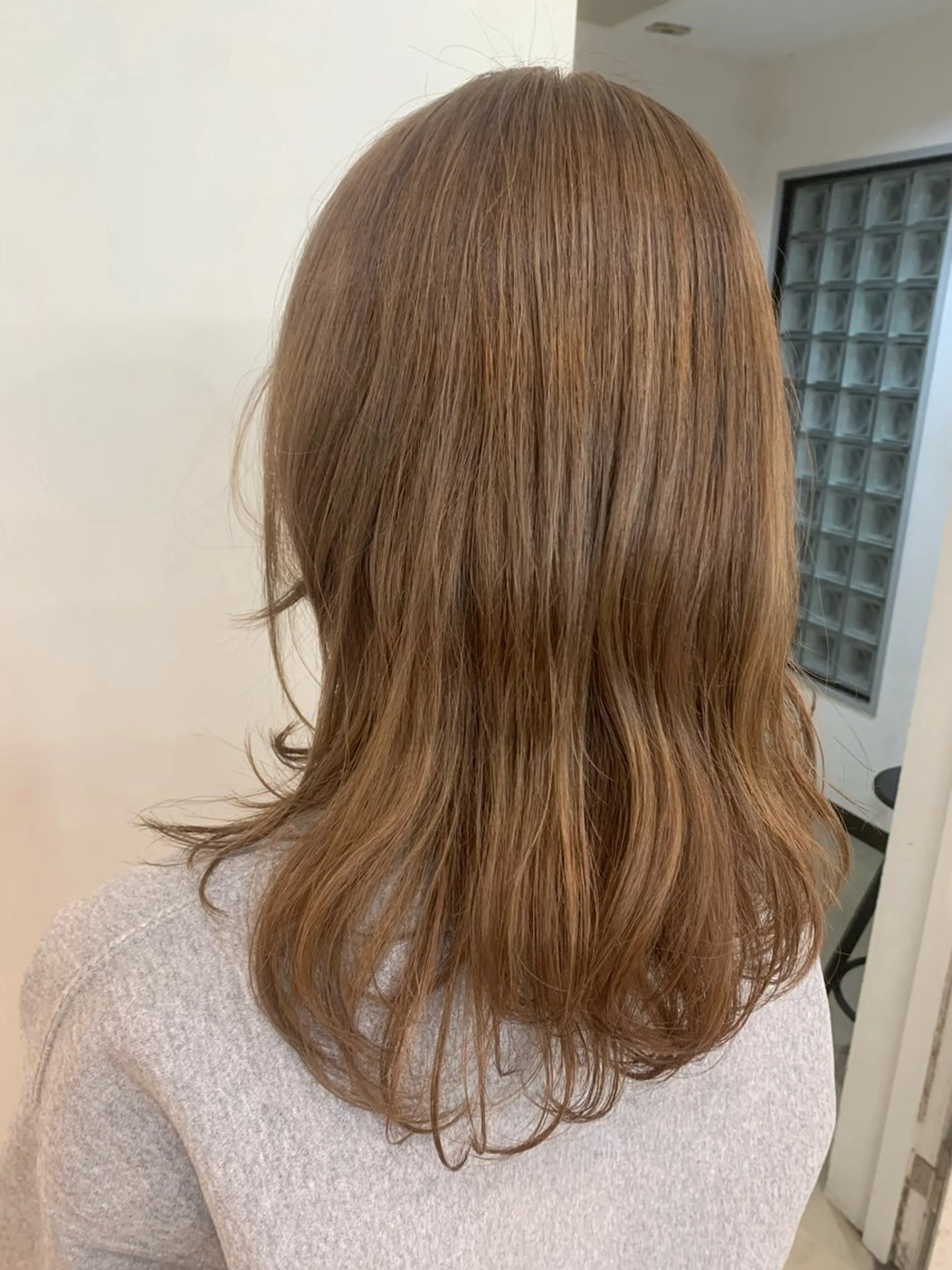 ミディアム 室谷 ゆりあのヘアスタイル