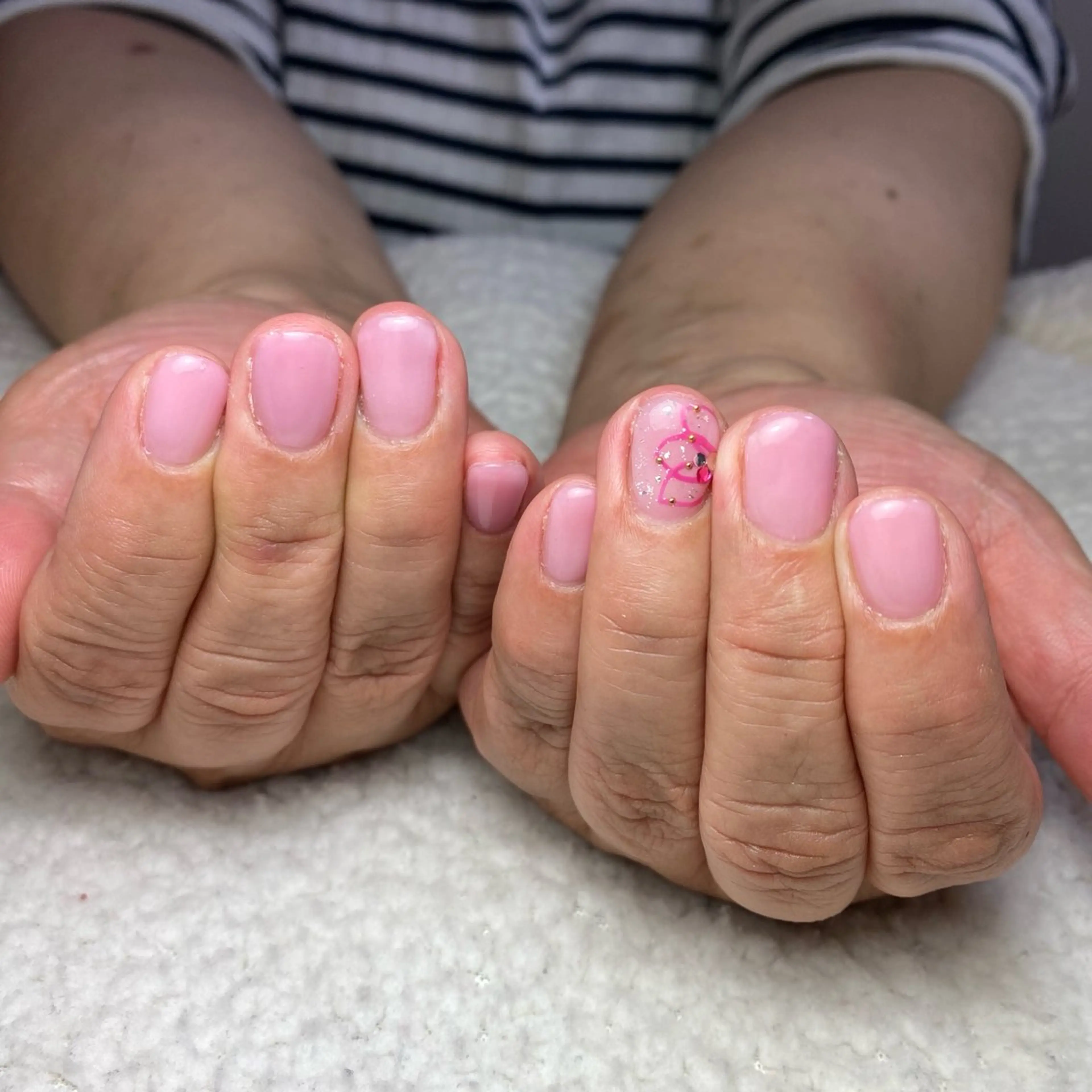 ネイル フラワーネイル ピンク 春ネイル ハンドネイル COCO+所属・COCO +のエステ・リラクイメージ