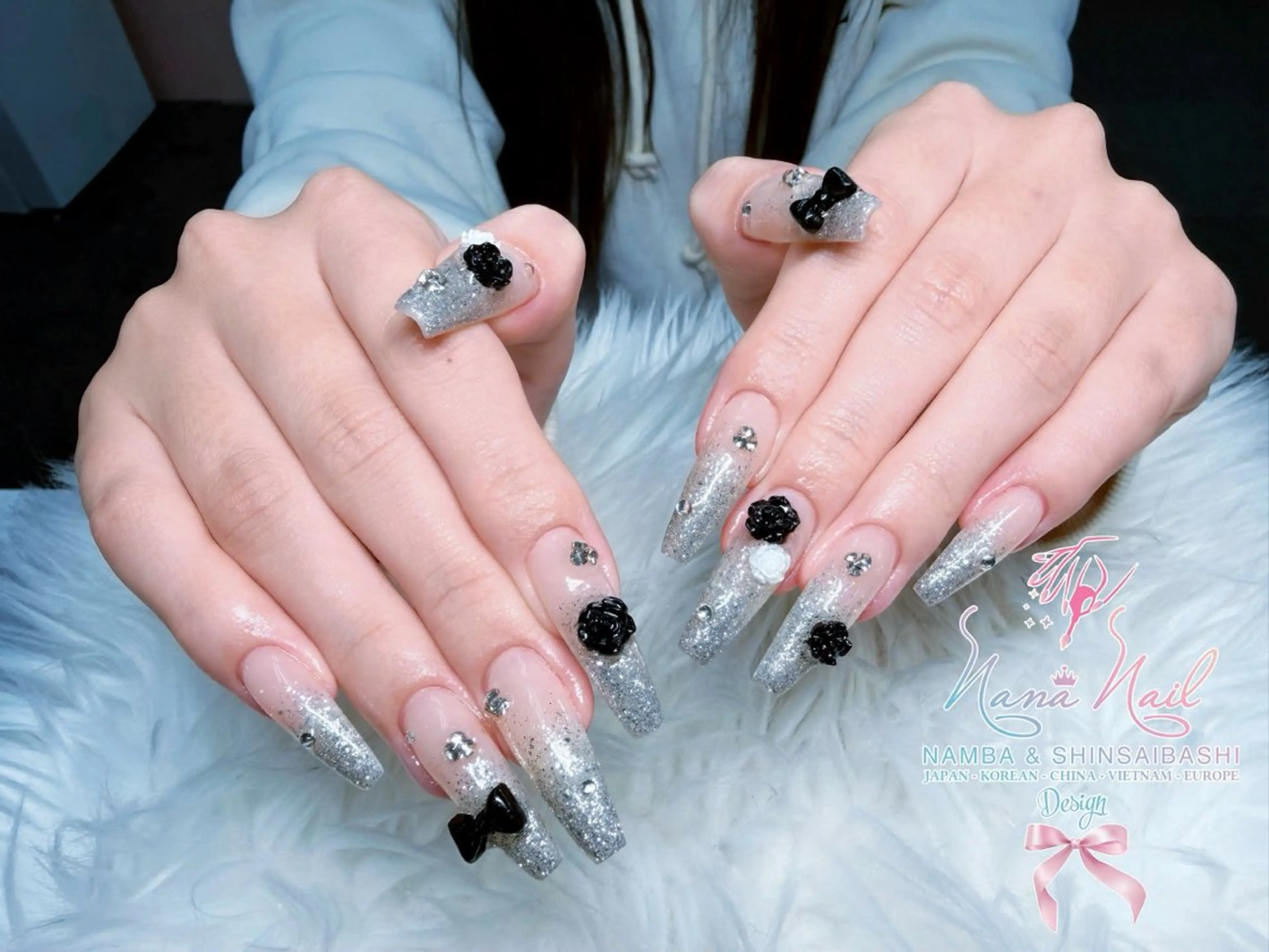 セミロング 韓国風ヘア クリスマス ハンドネイル Linanail Nambaのマツエク・マツパデザイン