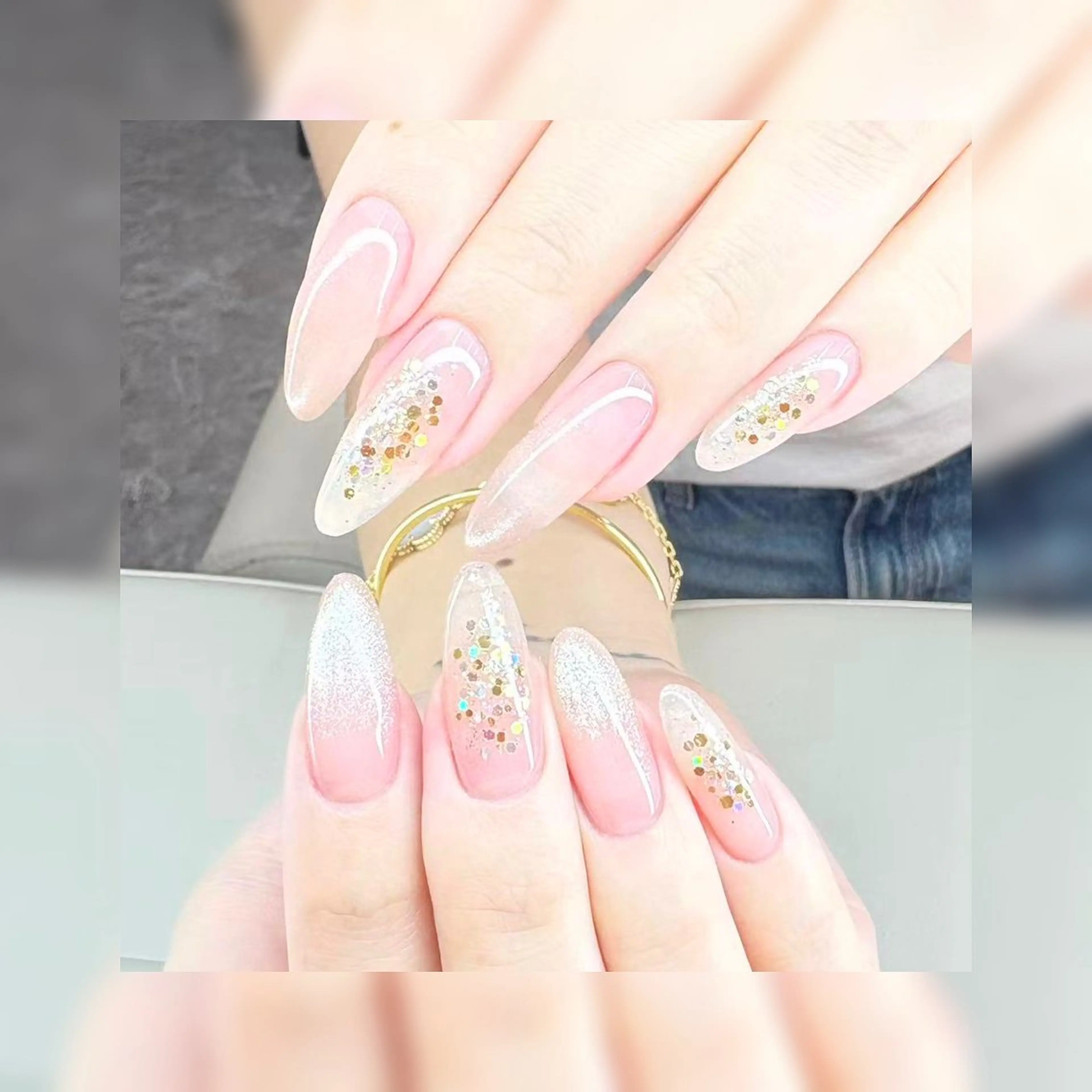 ネイル ハンドネイル フットネイル ハンドケア AngelChris ビューティーサロンのネイルデザイン