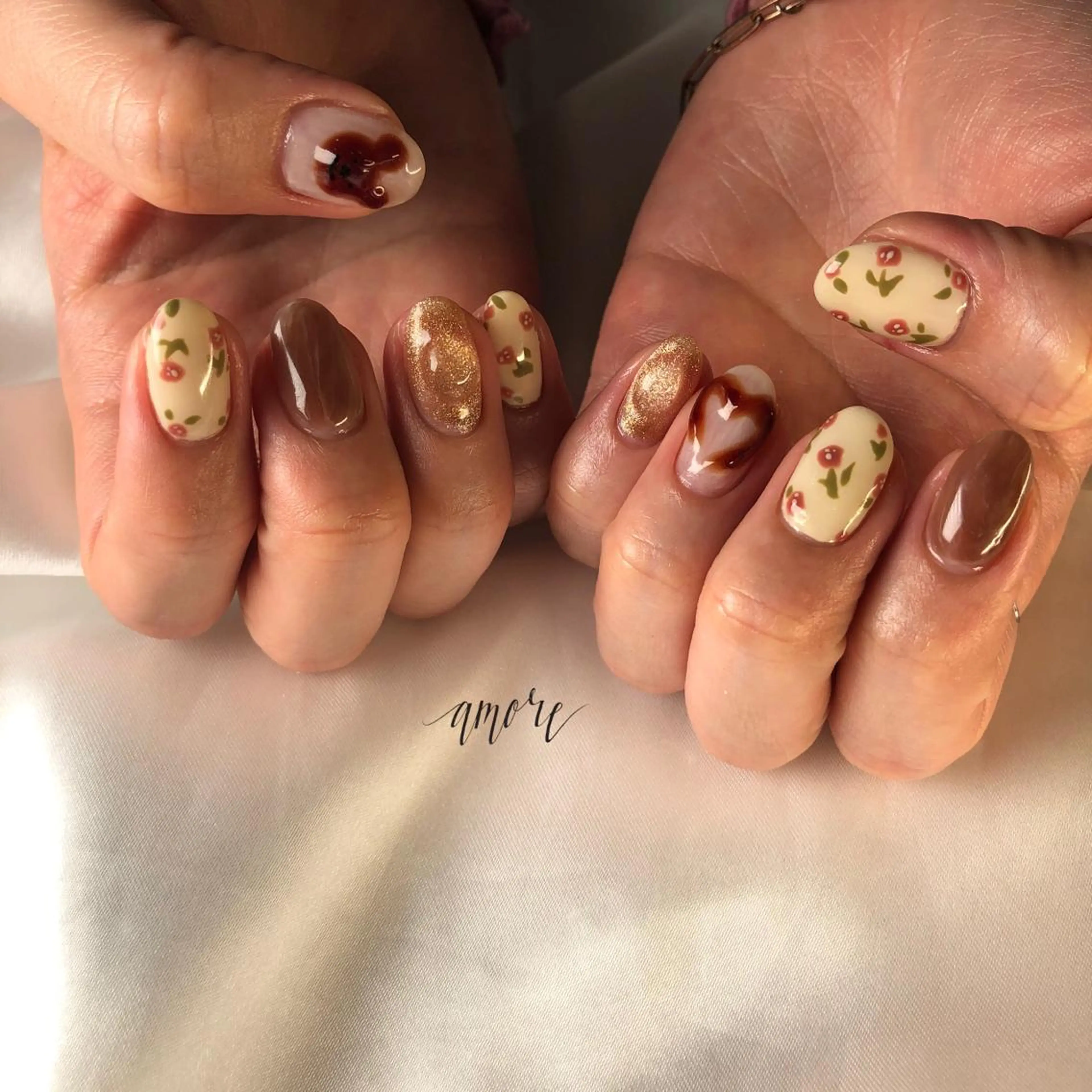 ネイル ジェルネイル 氷ネイル・うるうるネイル マグネットネイル ミラーネイル ニュアンスネイル You kyehwaのネイルデザイン