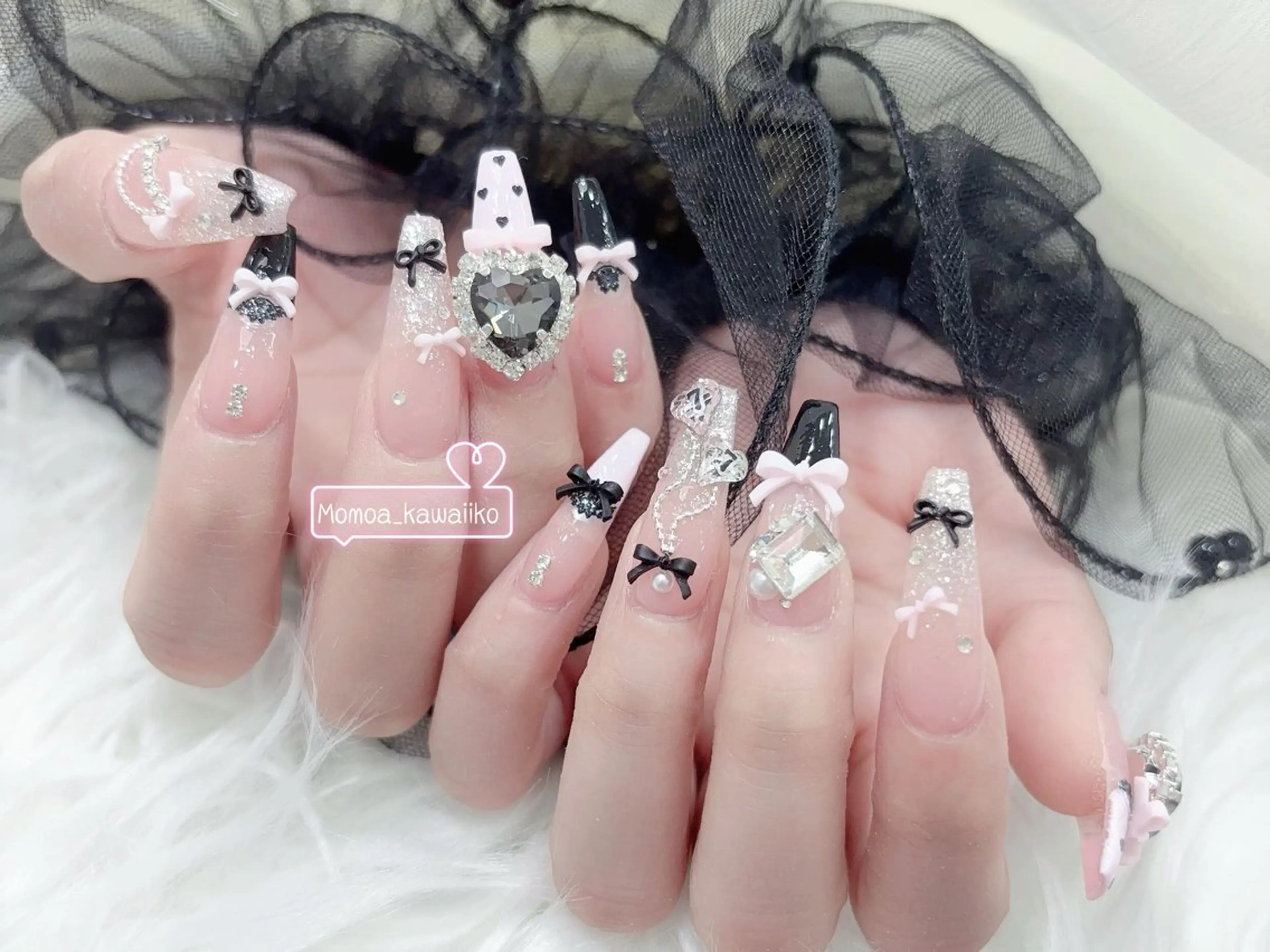 ネイル 成人式 ロングネイル マグネットネイル 大理石ネイル(マーブル) リボン ハンドネイル MoMoA Nail ネイル長さ出し専門店のネイルデザイン