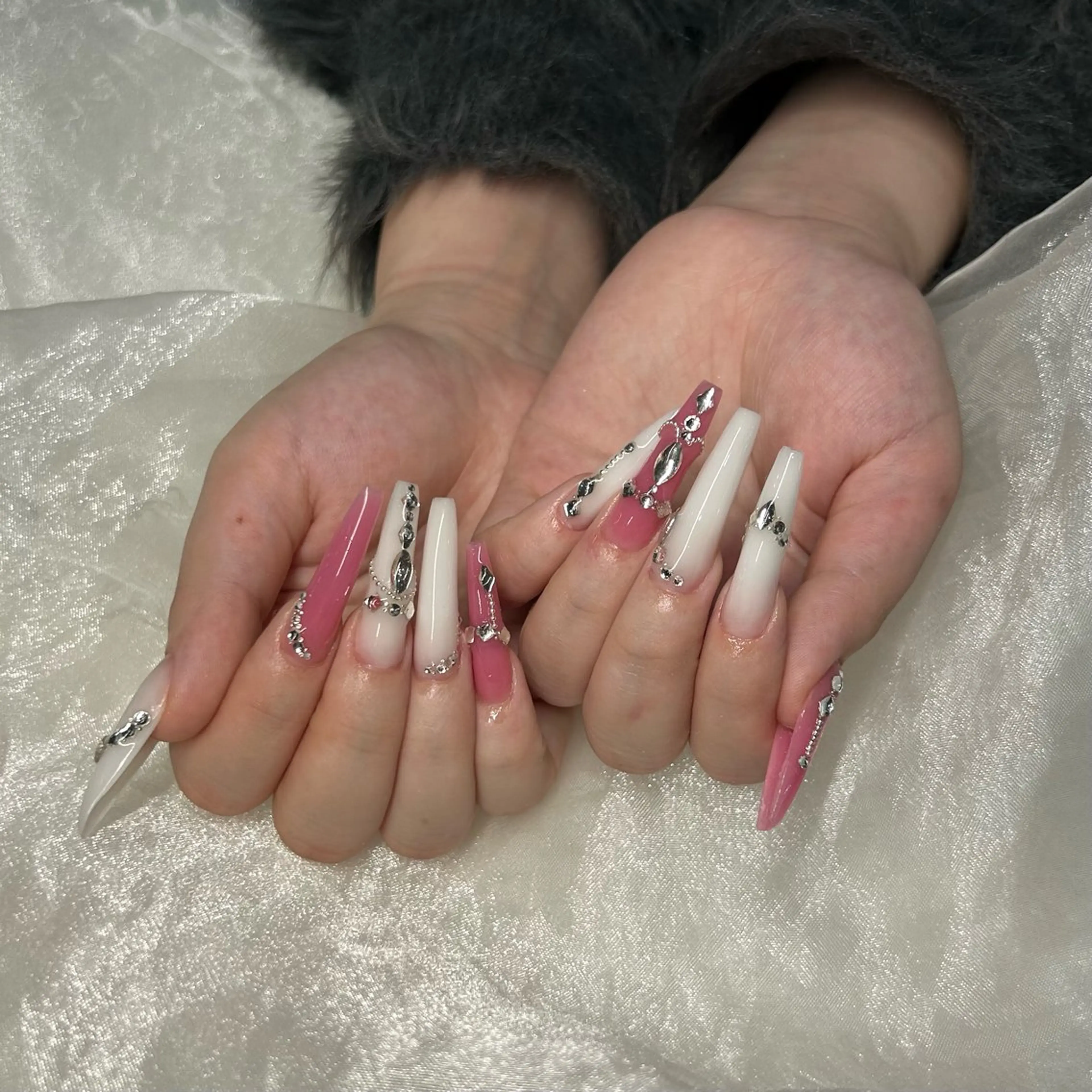 ロング ハンドネイル 美フォルムスカルプ✨ RENAのネイルデザイン