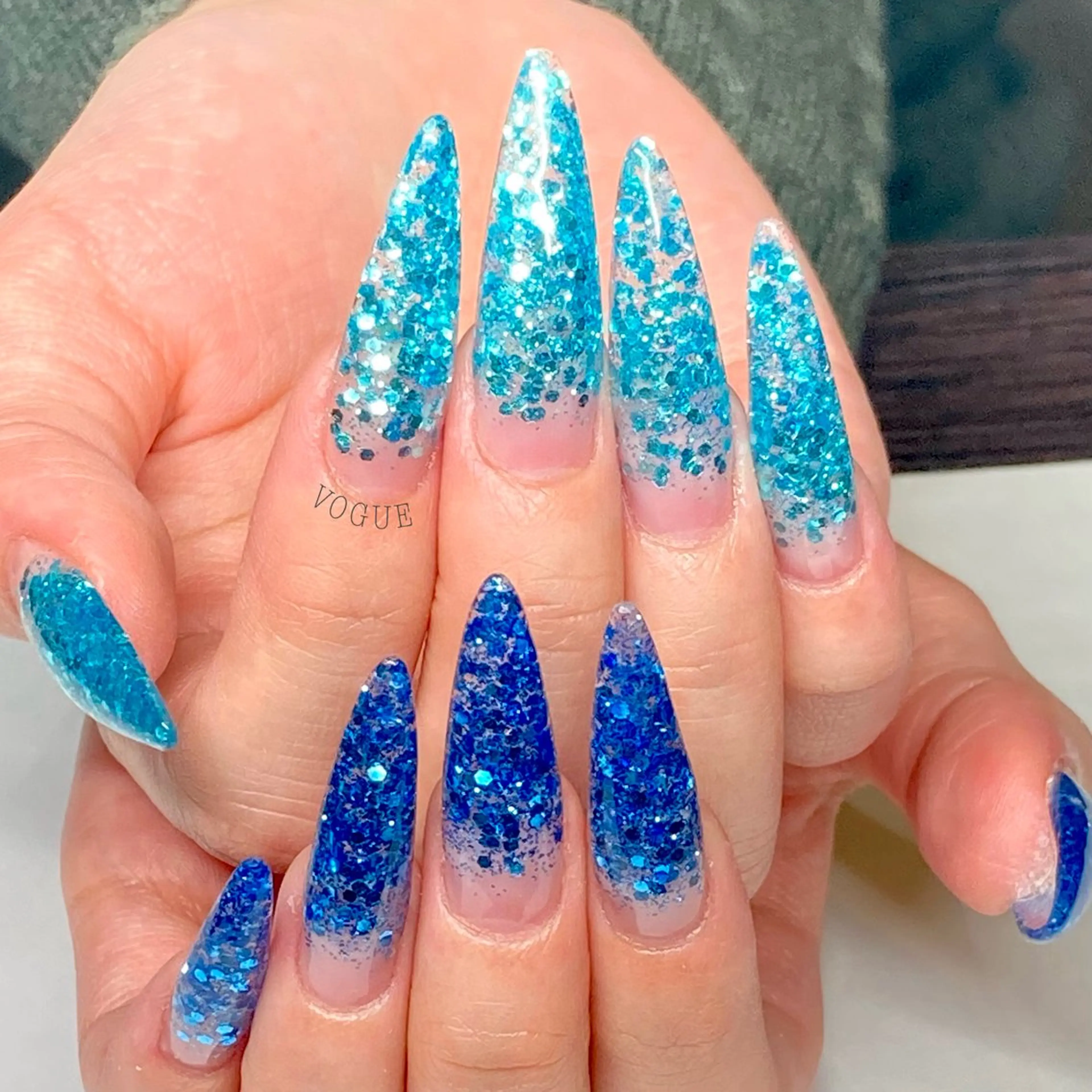 ネイル ハンドネイル VOGUE ×SWANのネイルデザイン