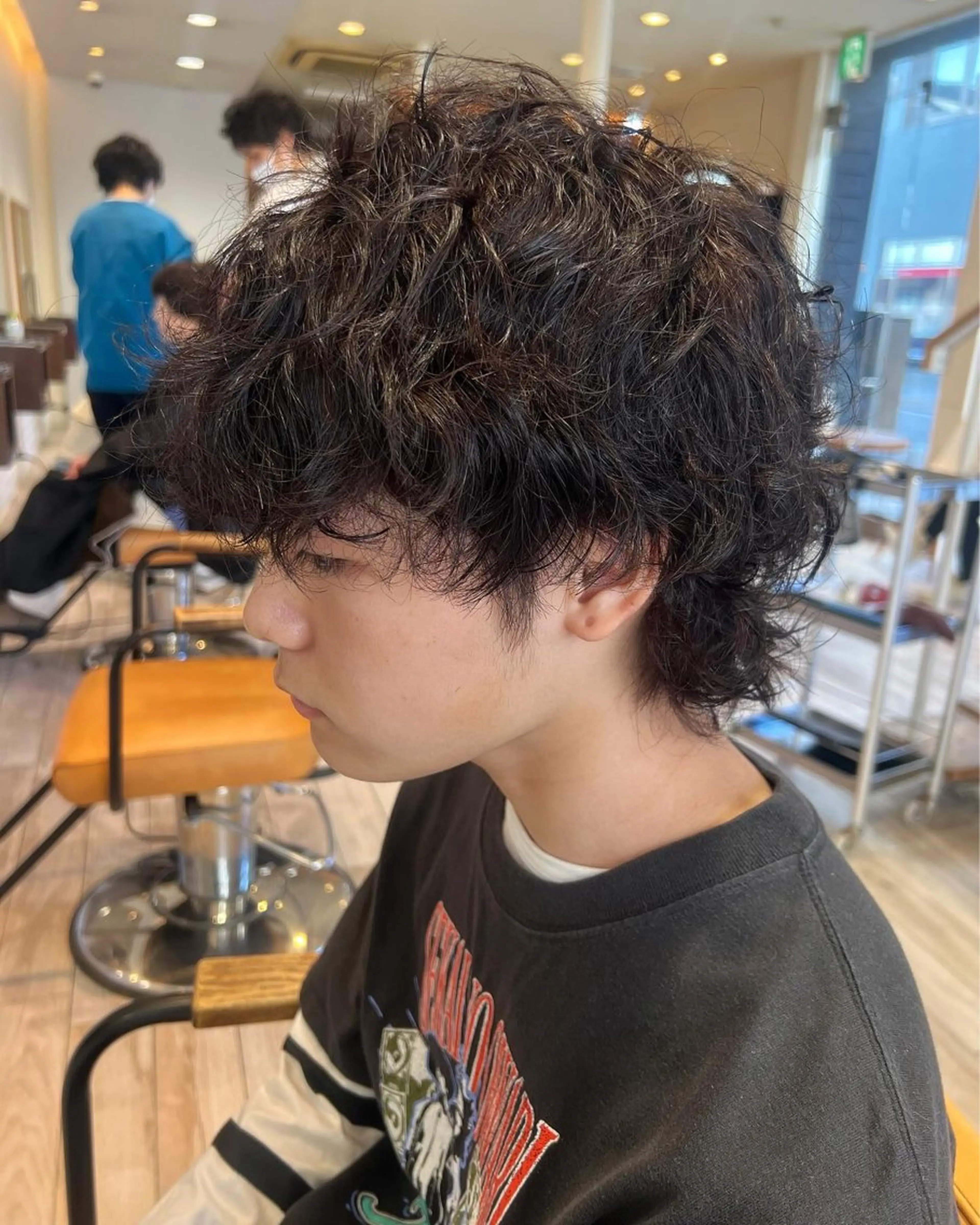 ミディアム パーマ メンズ カット パーマ Ore🫧タナカマヤ /柔らかい質感カラーのヘアスタイル