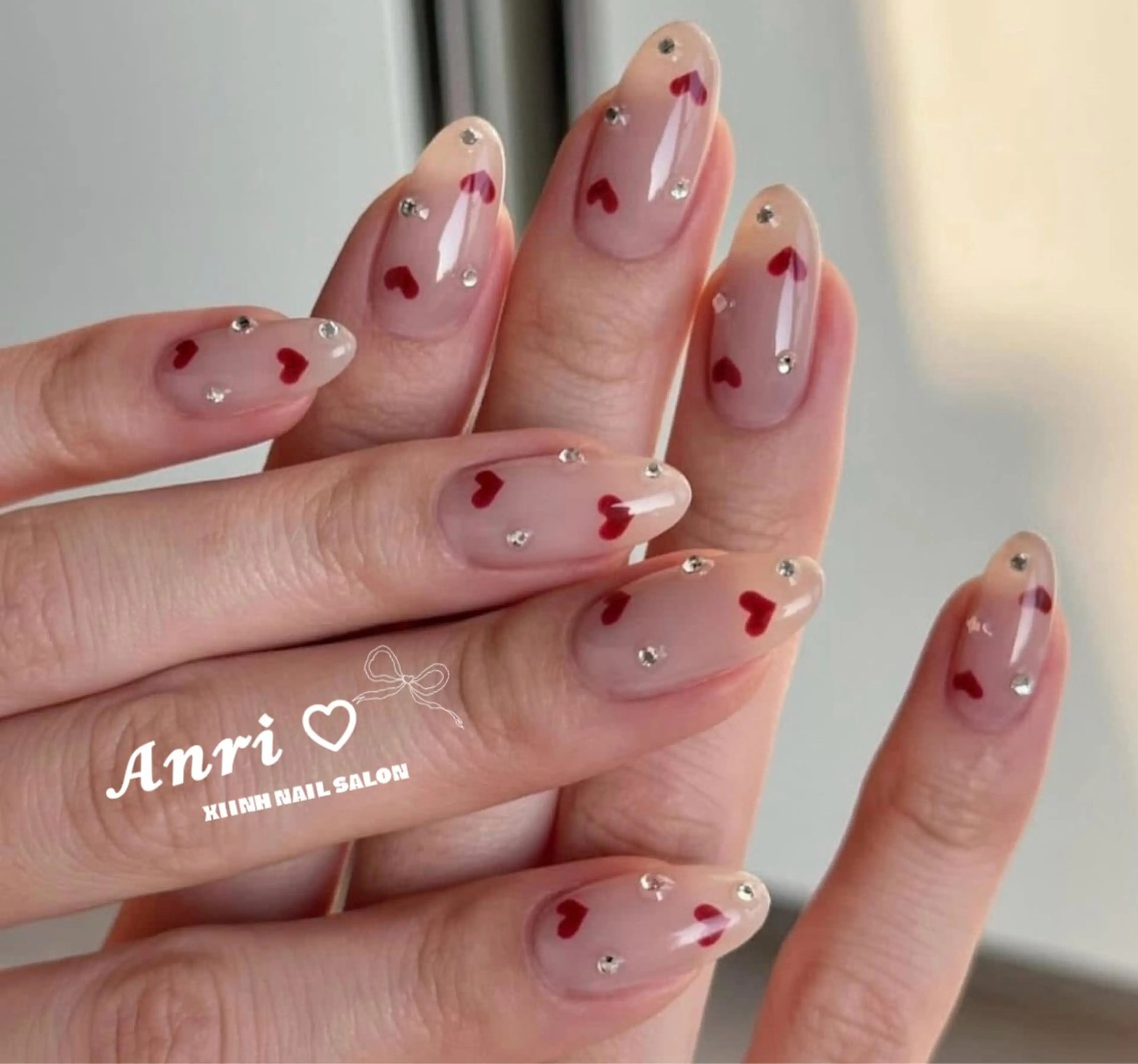 ネイル チークネイル 長さ出し フットネイル ジェルネイル 卒業式 𝓐𝓷𝓻𝓲 XiinhNailのネイルデザイン