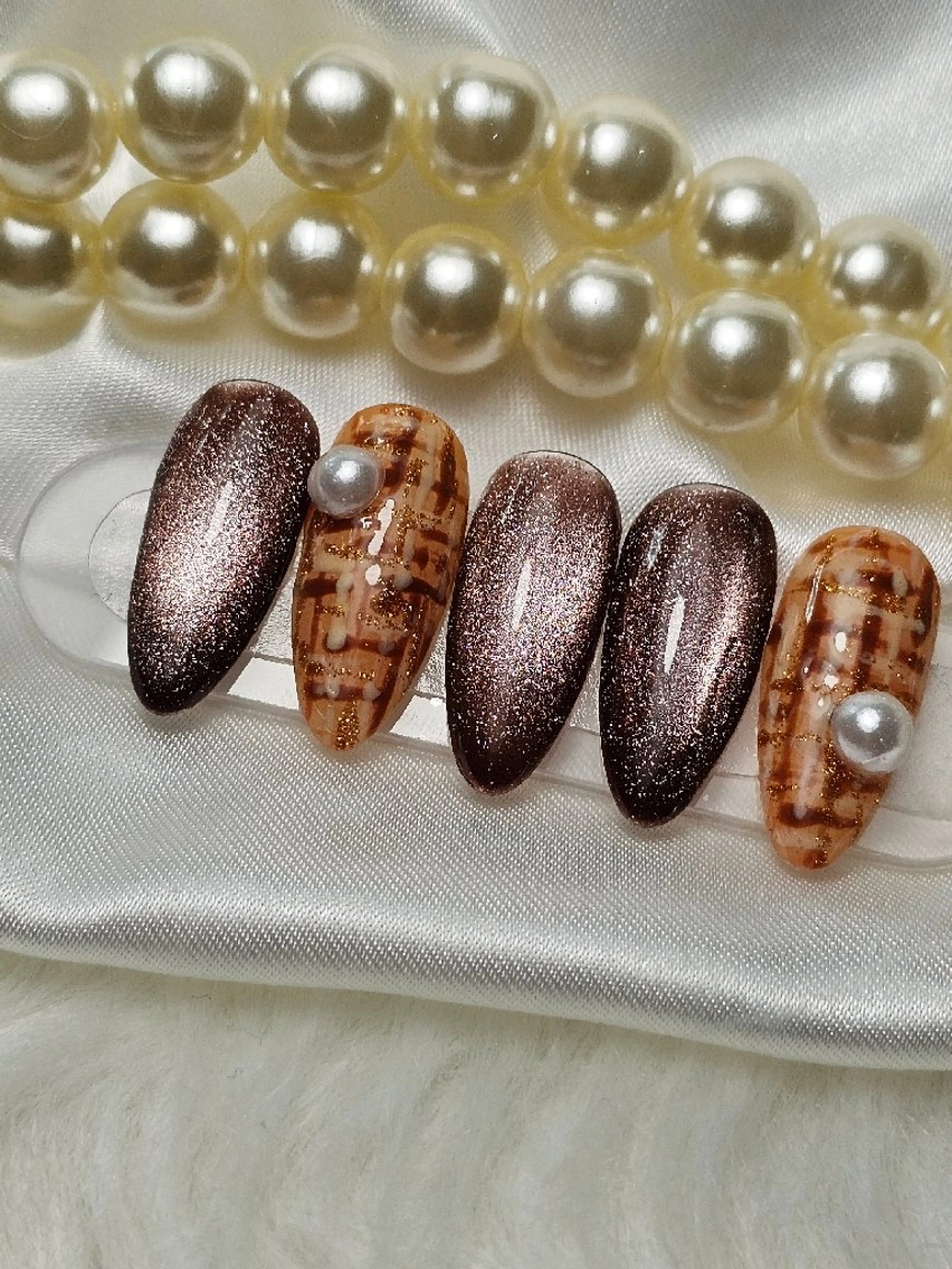 ネイル ジェルネイル マグネットネイル ツイードネイル Ra: Nail所属・Ra: Nail   라: 네일のネイルデザイン