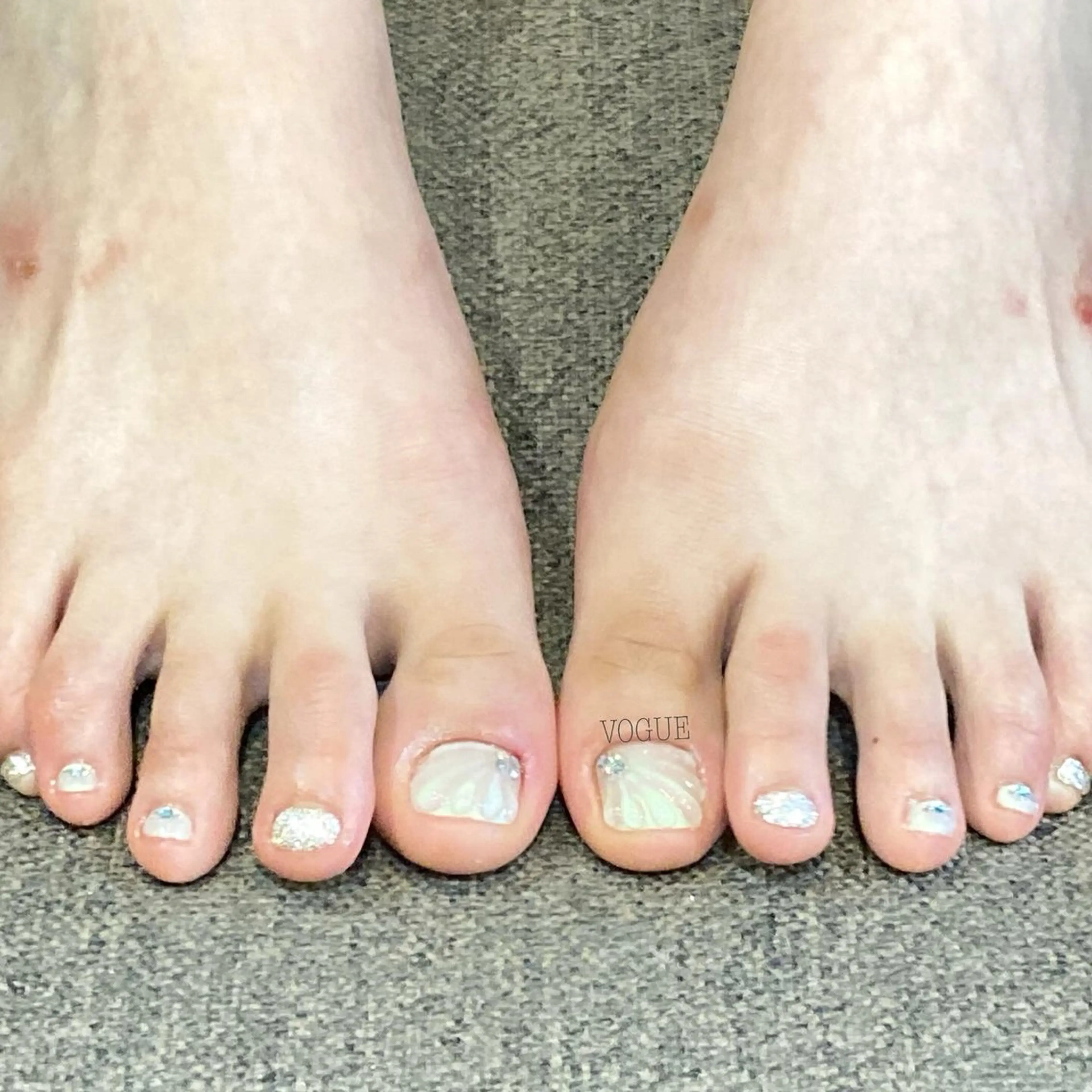 ネイル フットネイル VOGUE ×SWANのネイルデザイン