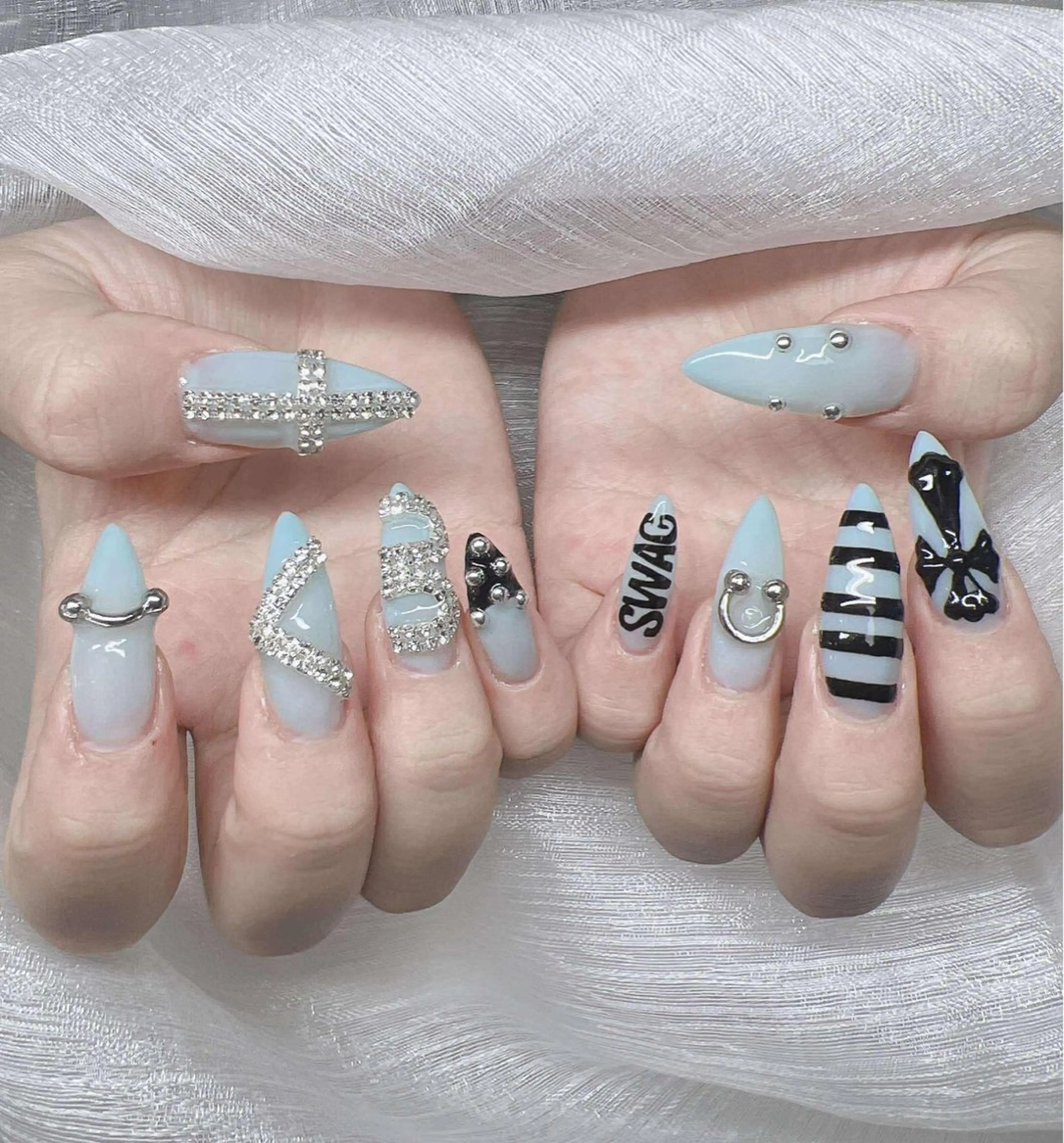 ネイル 長さ出し グラデーション 卒業式 キラキラネイル マグネットネイル ハンドネイル Lee Nailsのネイルデザイン