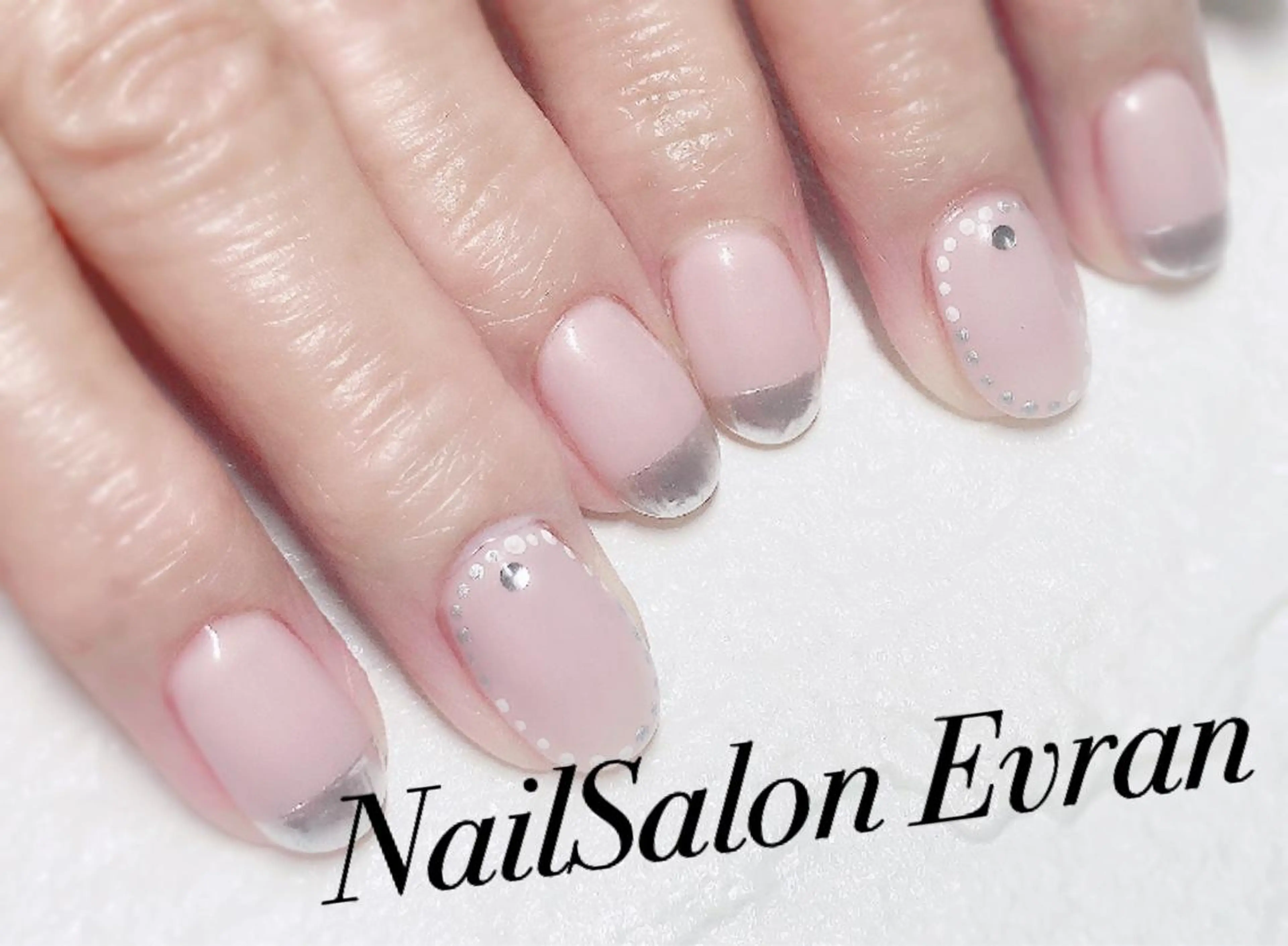 ネイル フレンチネイル ミラーネイル Nail salon Evranのネイルデザイン