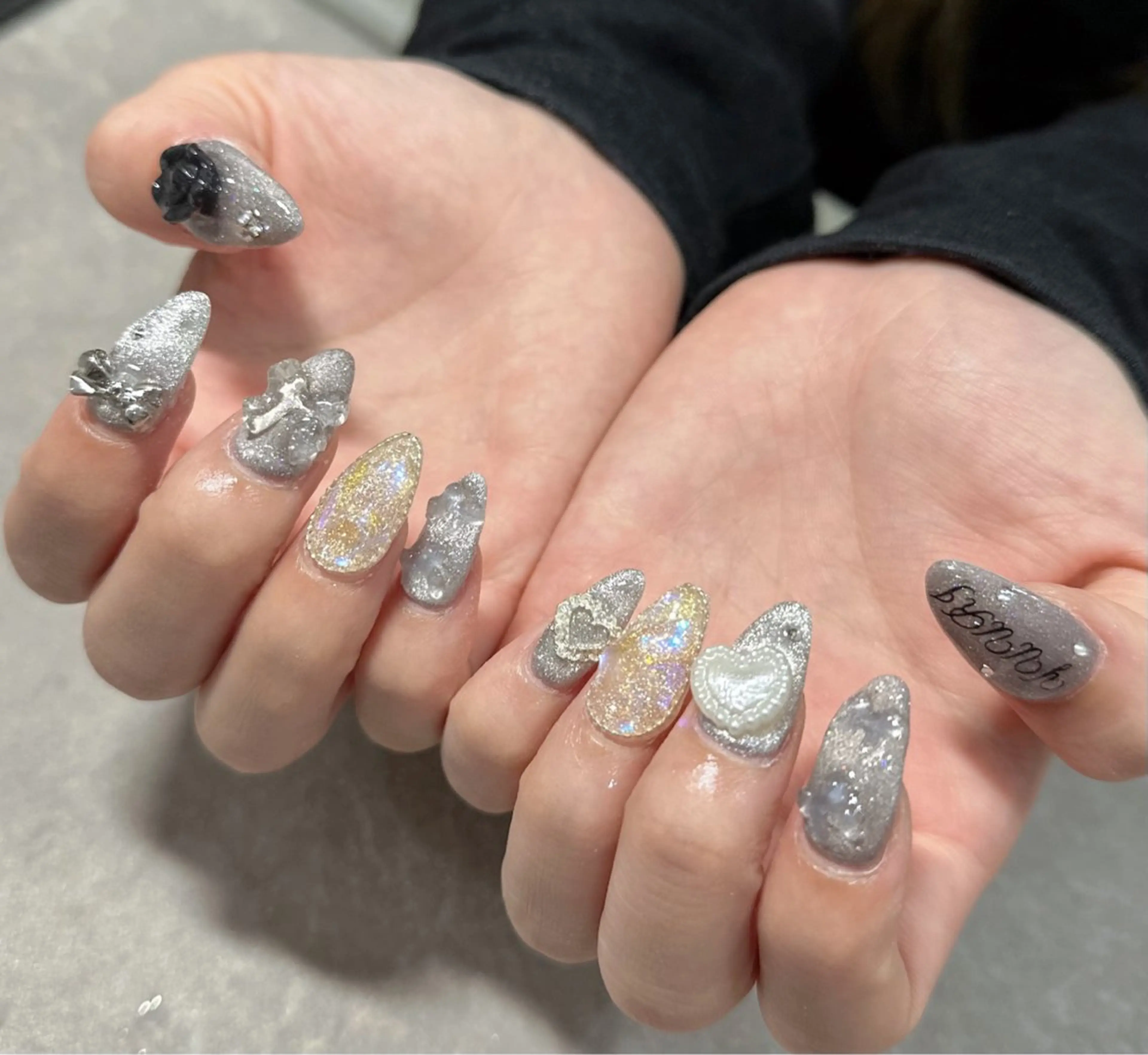 ネイル ハンドネイル フットネイル LAVISH nanamiのネイルデザイン