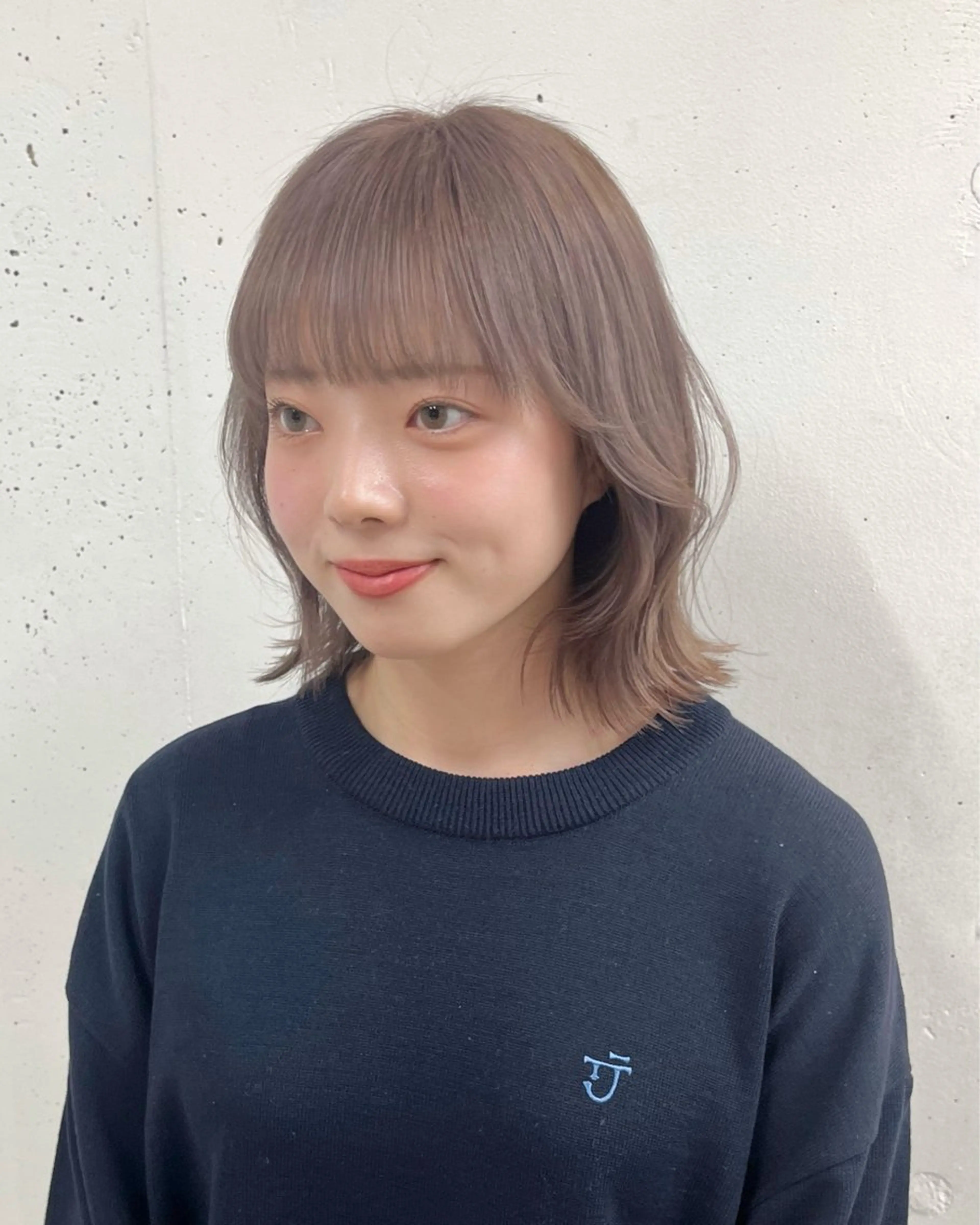 ミディアム カラー グレージュ ミルクティーグレージュ ヘアカラー 🎀taro ブリーチなしカラーのヘアスタイル