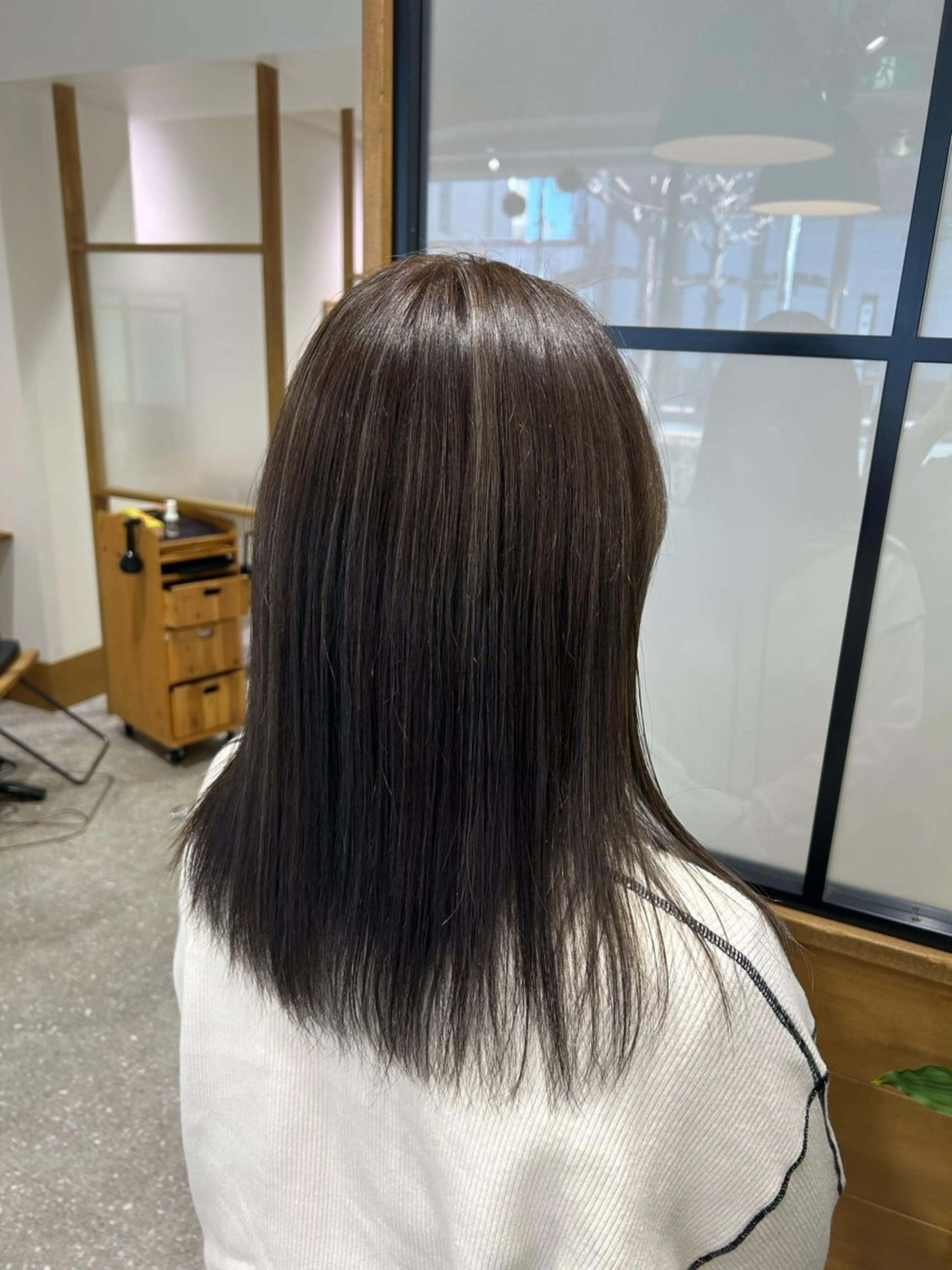 ミディアム ヘアカラー やなぎさわ はるなのヘアスタイル