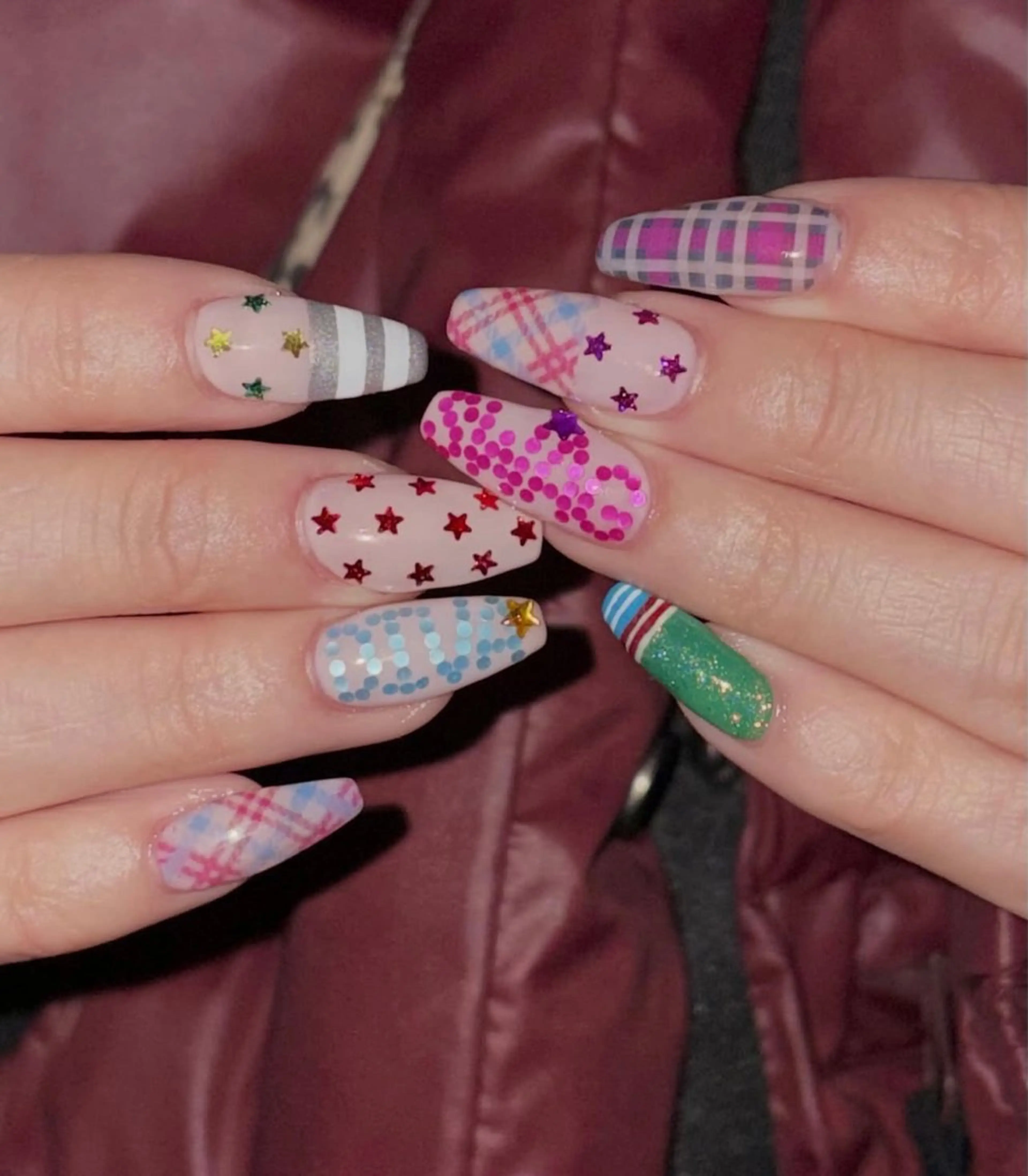 ネイル アートネイル ストーンネイル ネイルチップ ハンドネイル NiJi Nailsのネイルデザイン