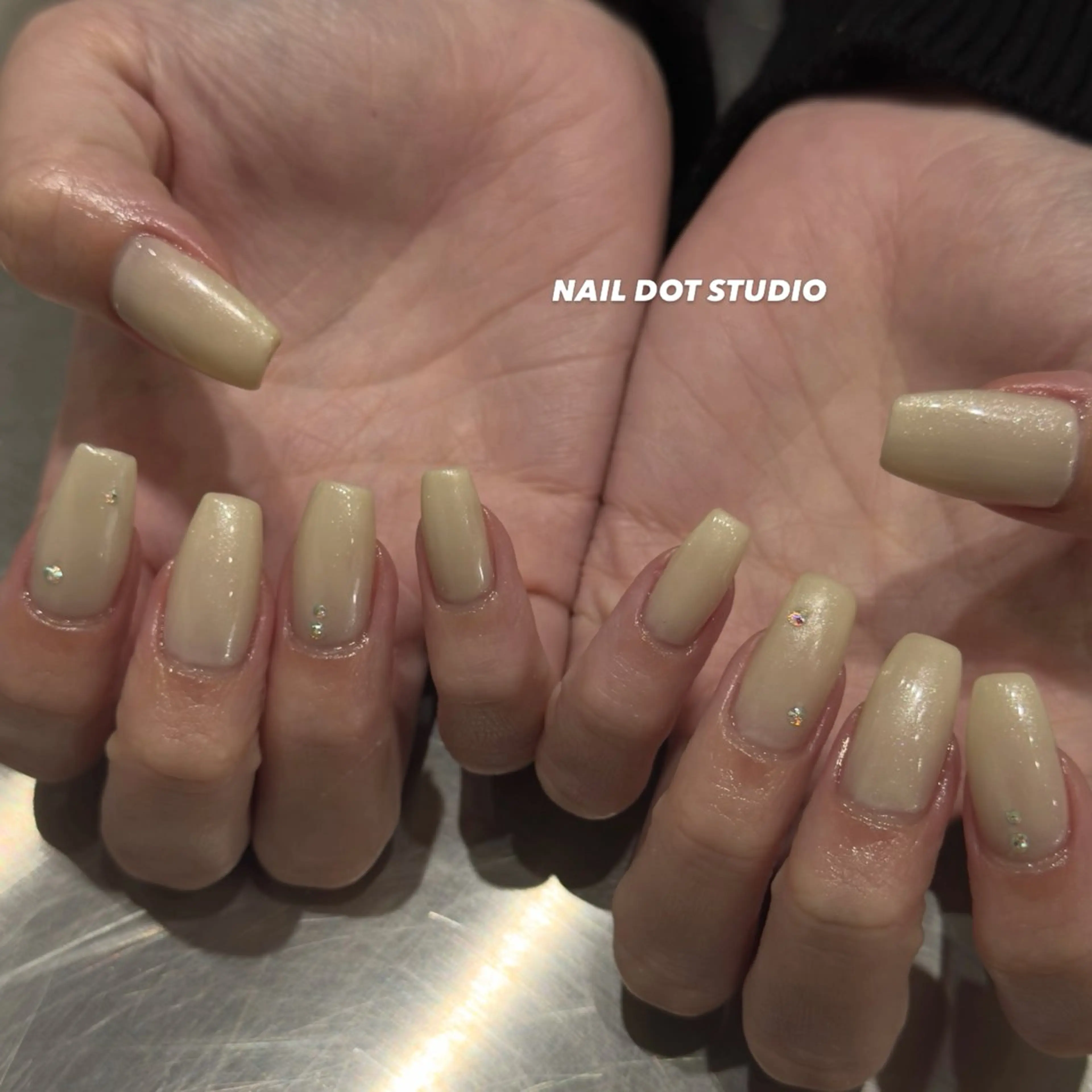 ネイル ハンドネイル NAILDOTSTU DIO SEINAのネイルデザイン