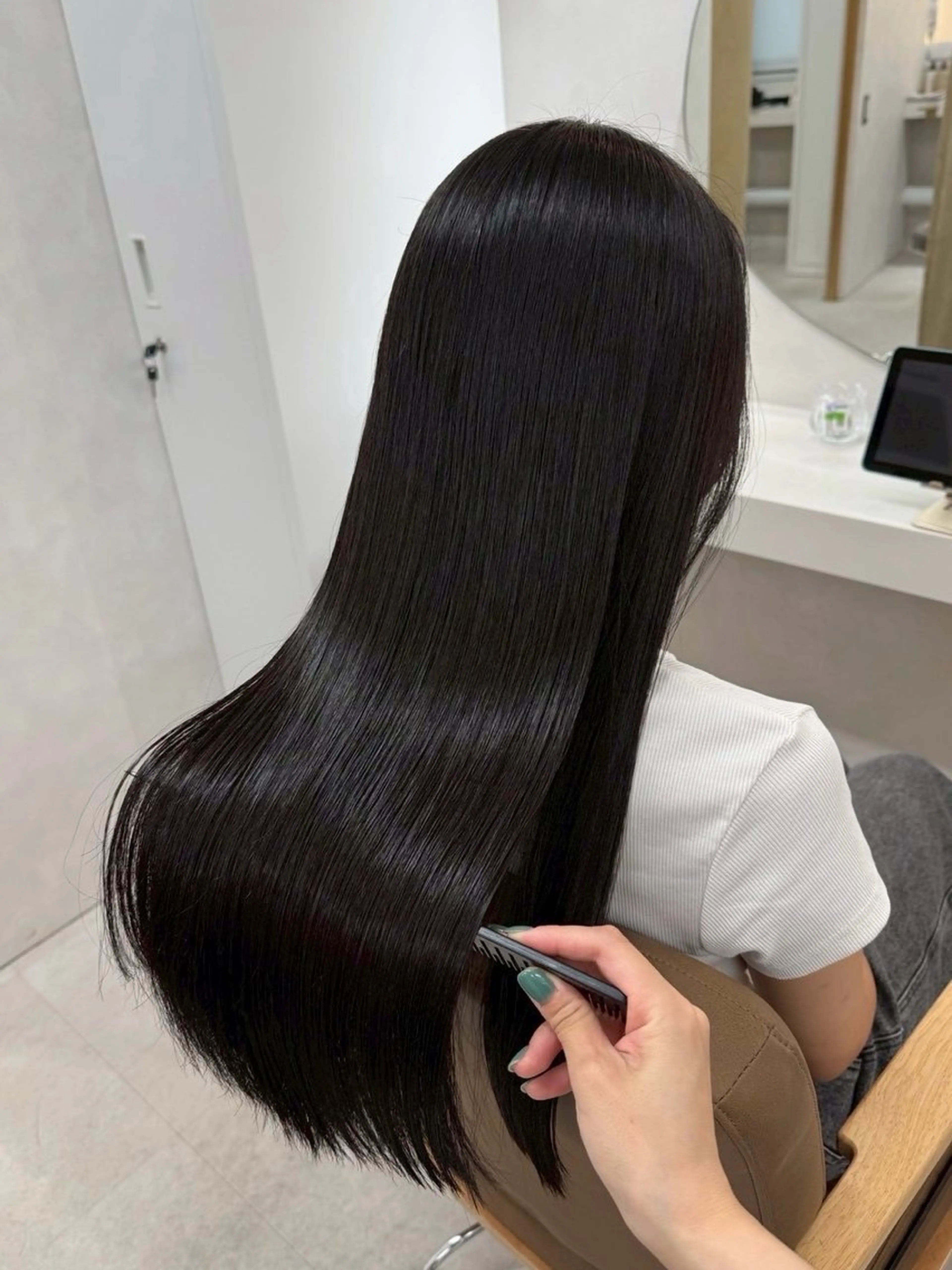 SLASHスラッシュ 片野さくらのヘアスタイル