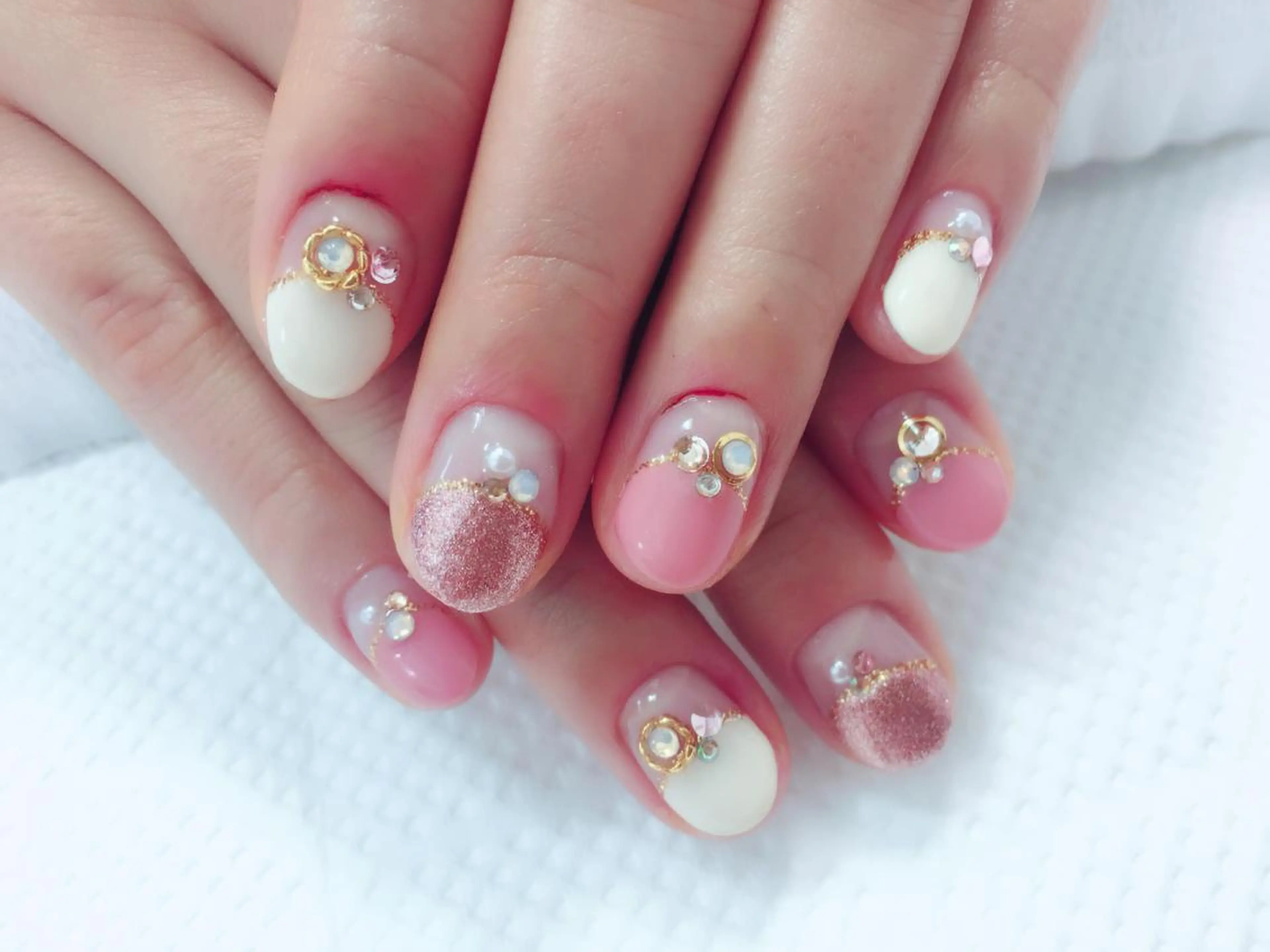 ネイル フレンチネイル 隠れ家一戸建て金町 HIROMI 葛飾区のネイルデザイン