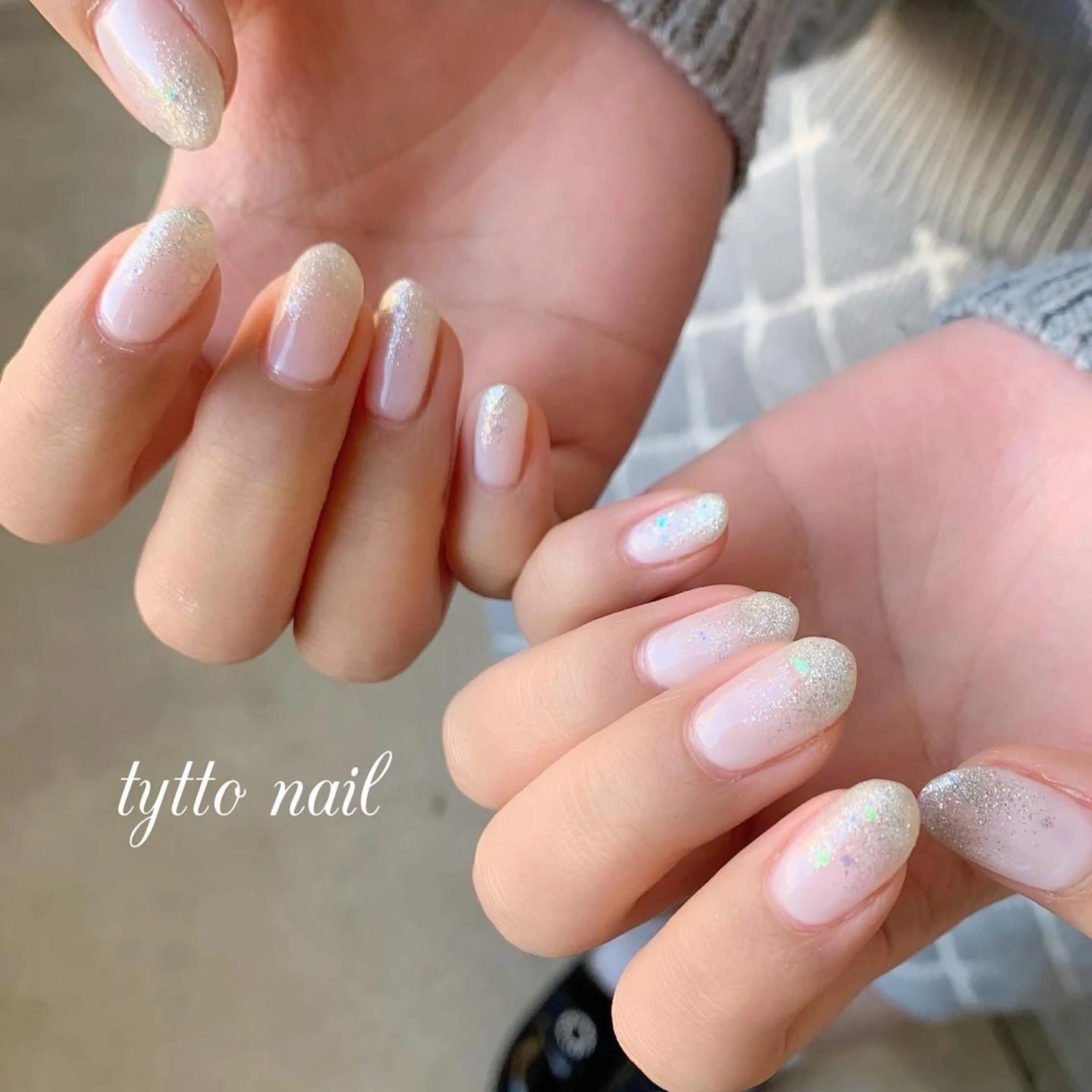 ネイル グラデーション キラキラネイル ラメ(グリッター) ラメグラデーション オフィスネイル ハンドネイル tytto nail ❤︎‪‪eri‪‪のネイルデザイン