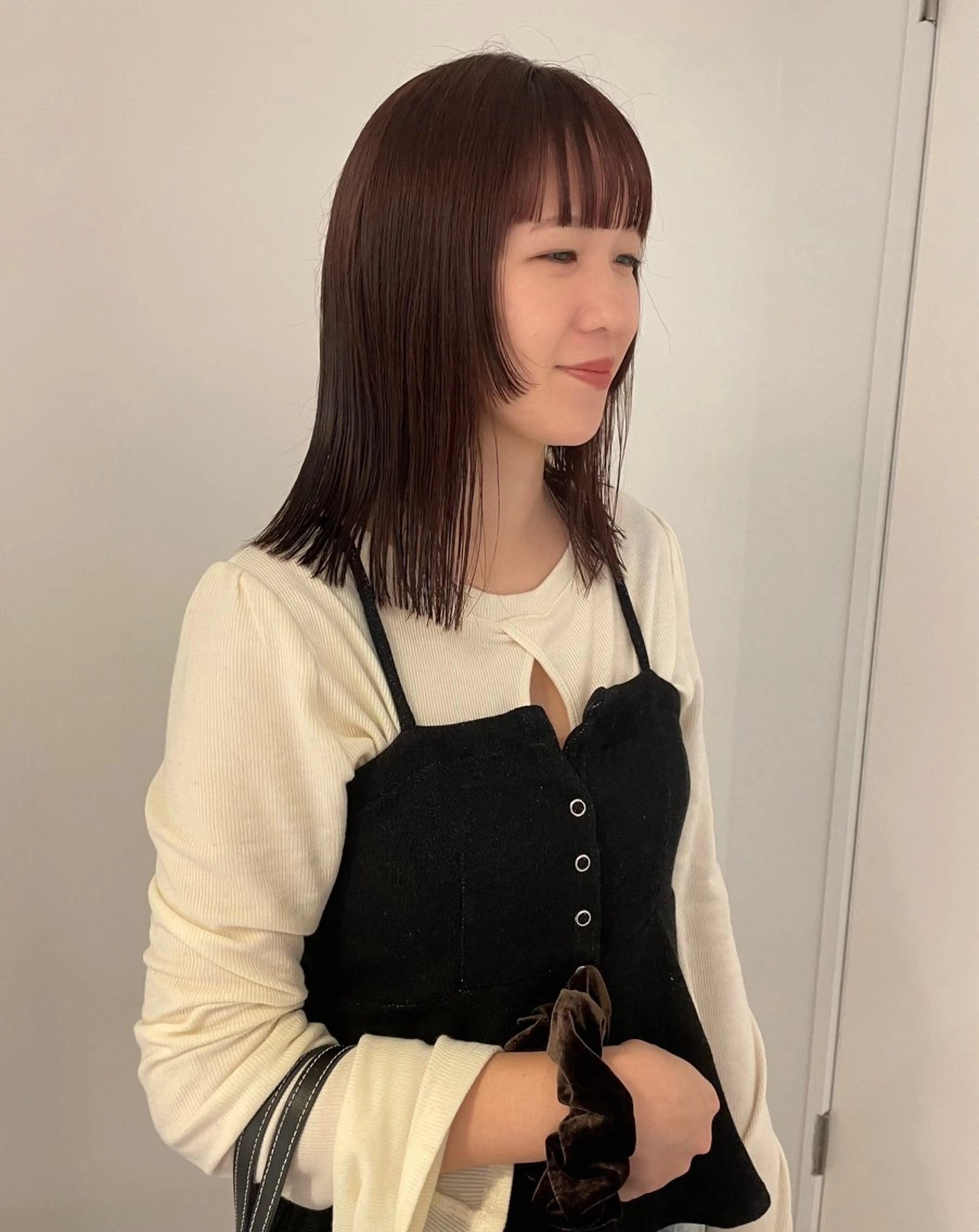 ミディアム カラー ナチュラル/似合わせ /ベージュ/齋藤朱夏のヘアスタイル