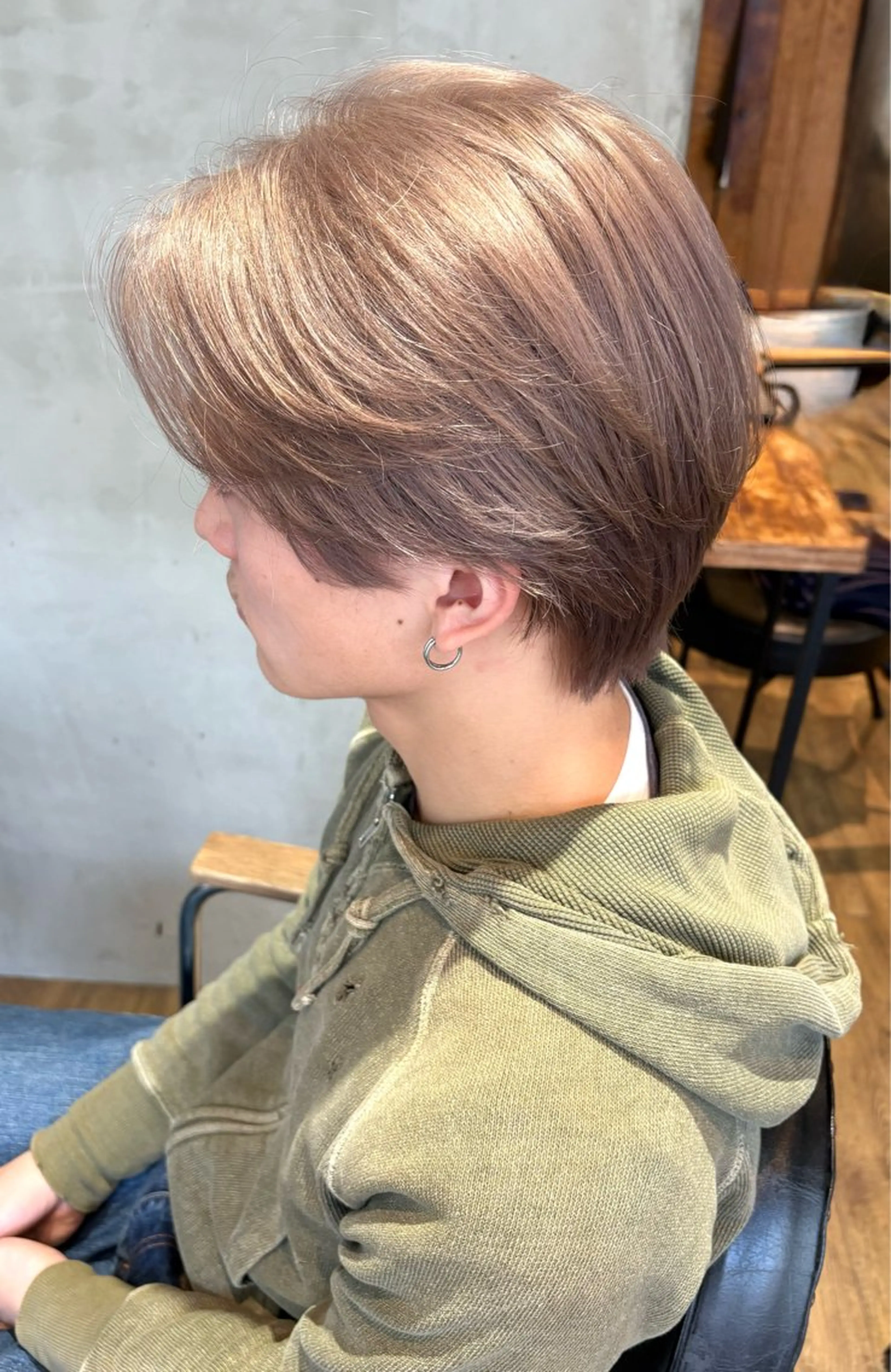 ショート ヘアカラー 井上 麻帆のヘアスタイル